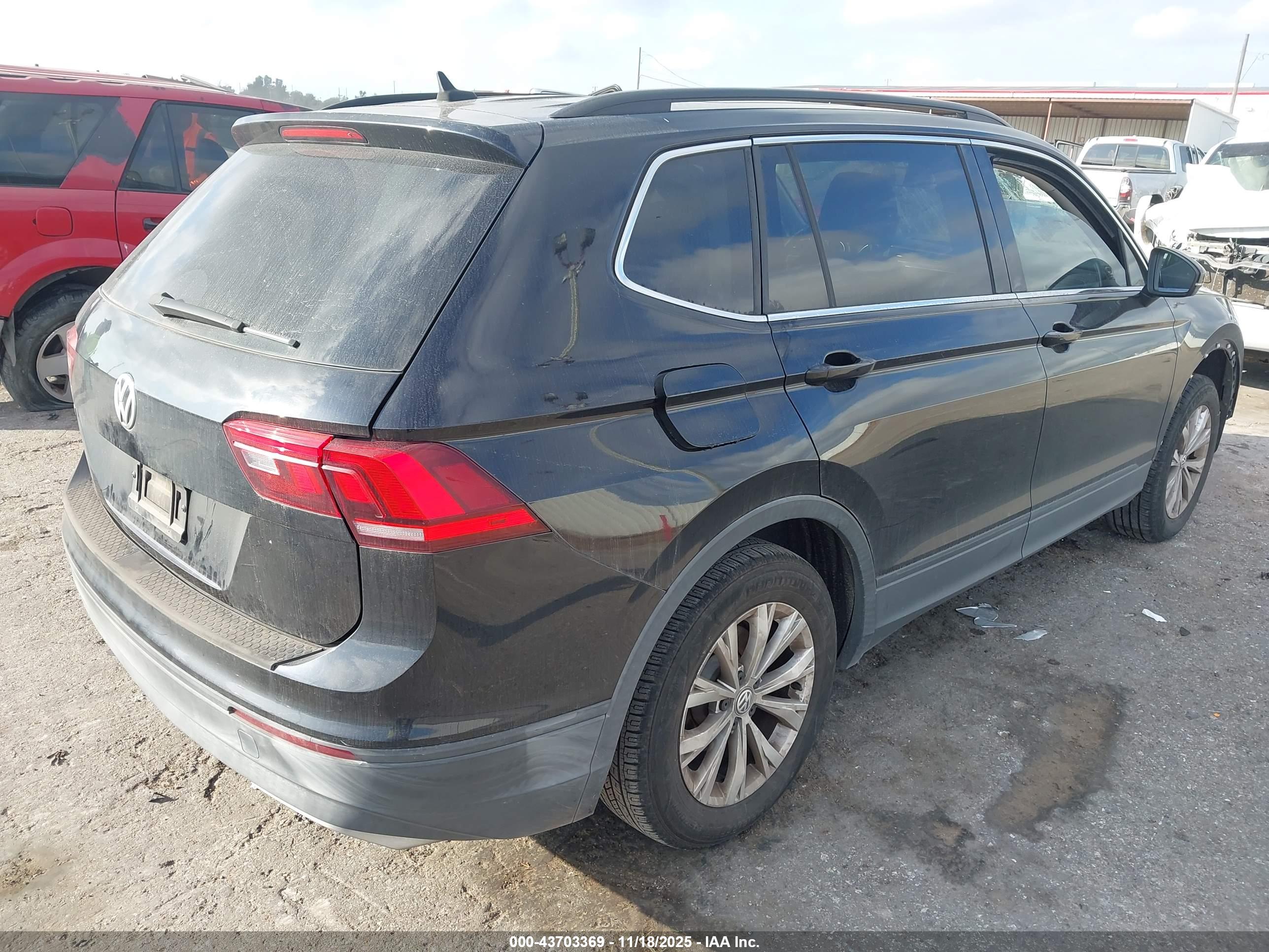 VOLKSWAGEN TIGUAN image 4