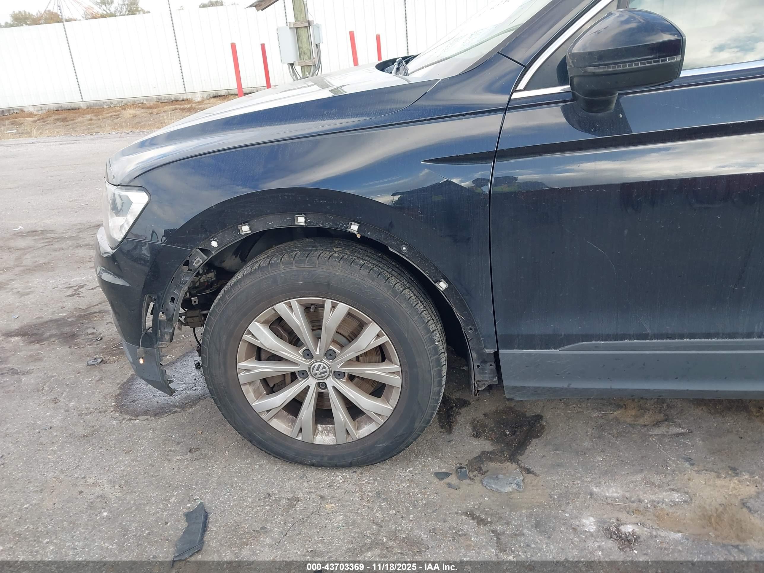 VOLKSWAGEN TIGUAN image 6