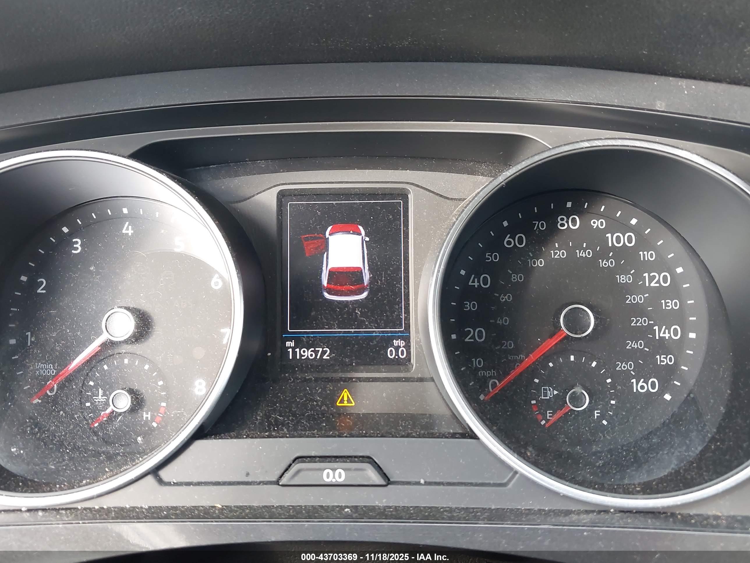 VOLKSWAGEN TIGUAN image 7