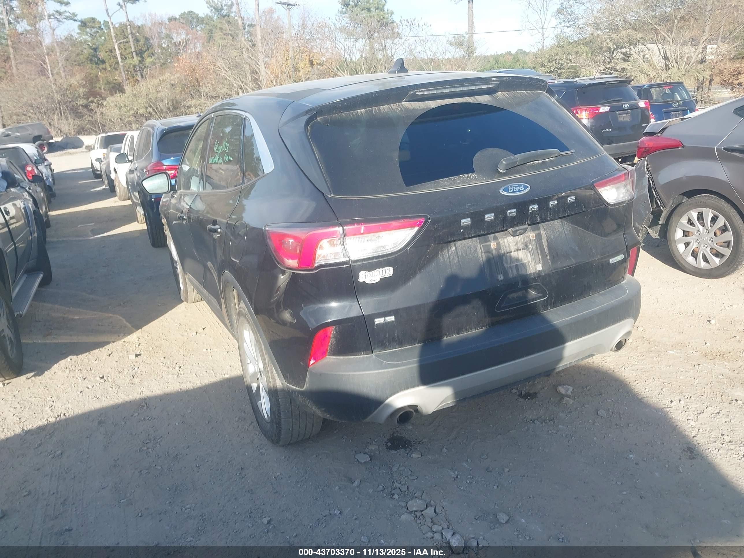 FORD ESCAPE image 3
