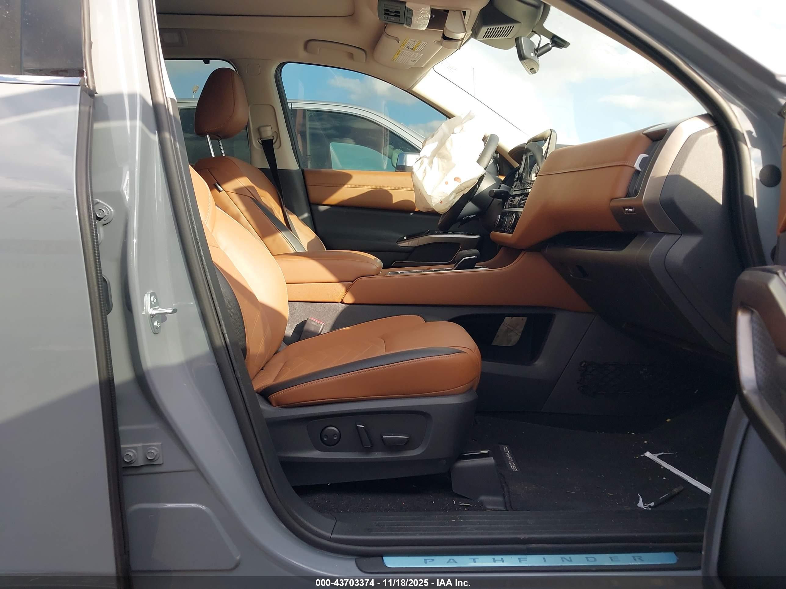 NISSAN PATHFINDER image 5
