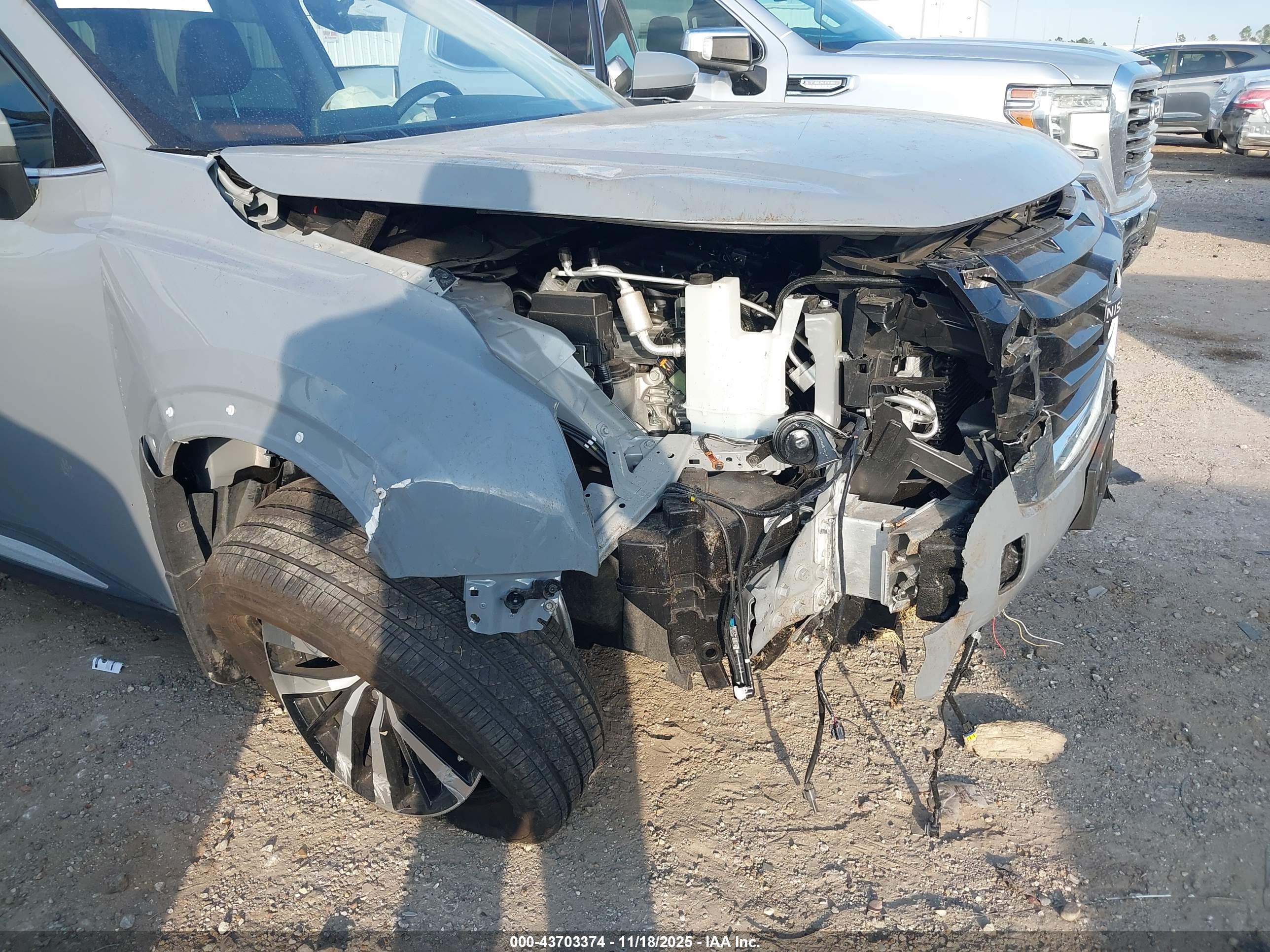 NISSAN PATHFINDER image 6