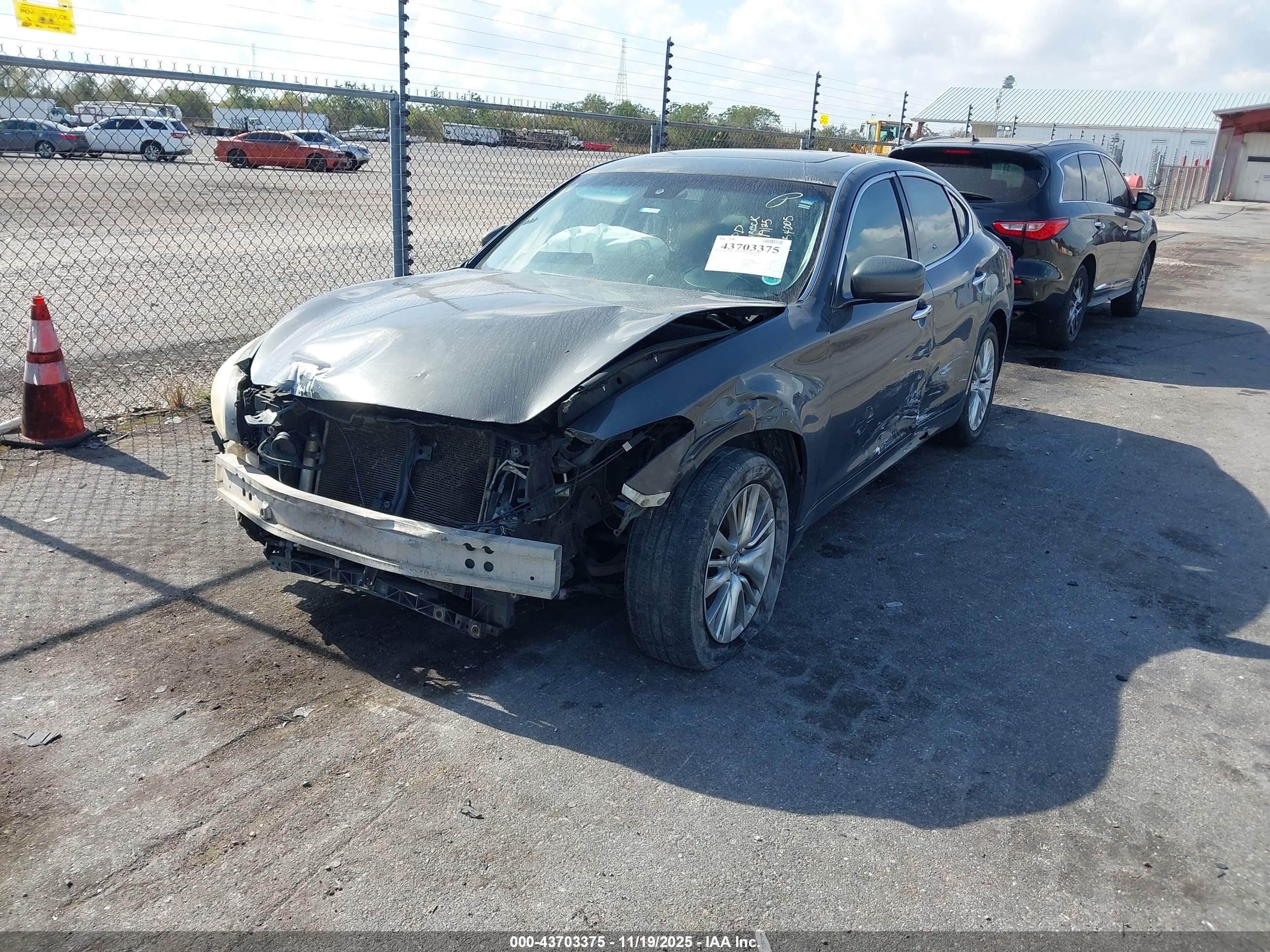 INFINITI M37X image 2