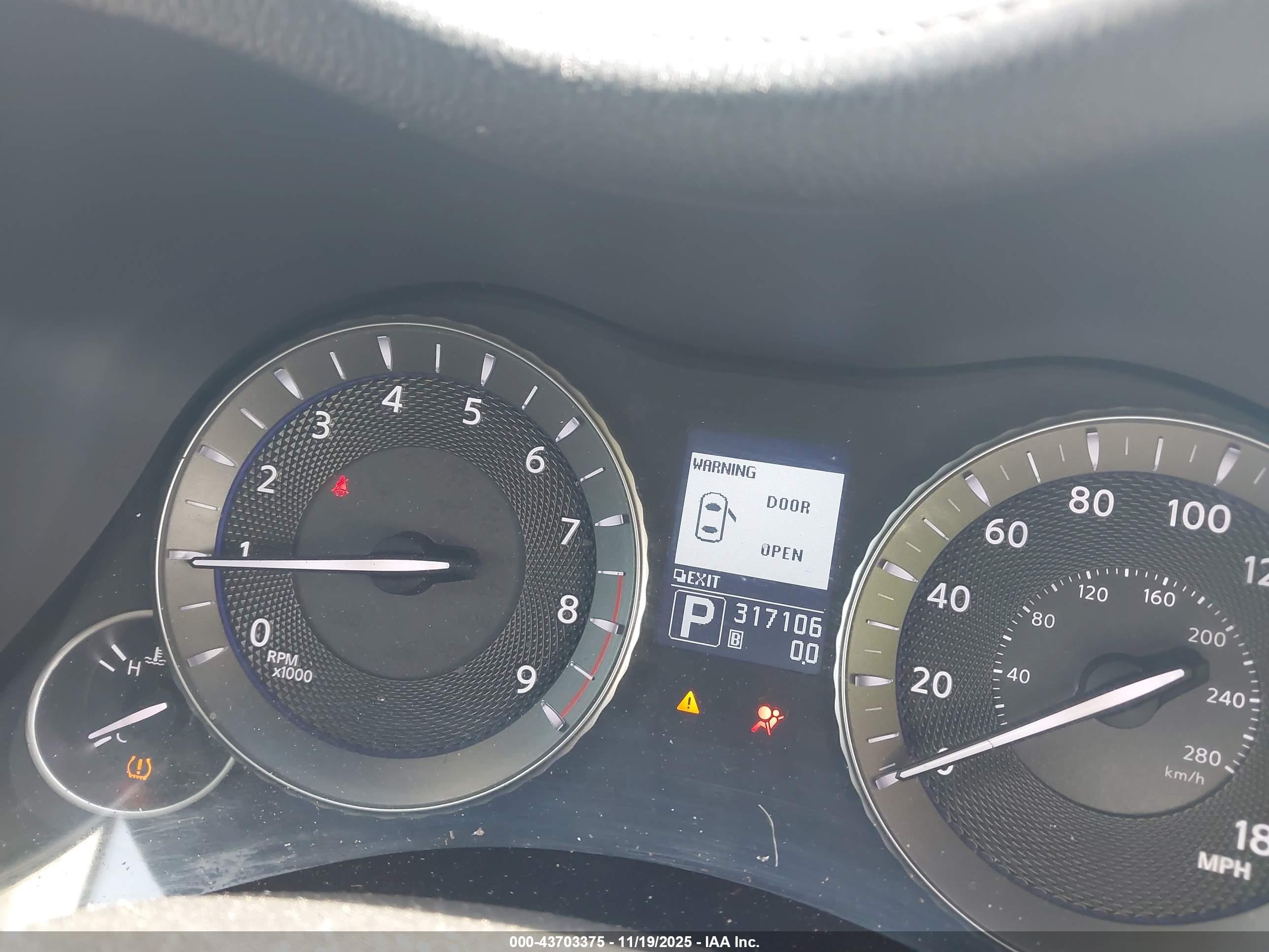 INFINITI M37X image 7
