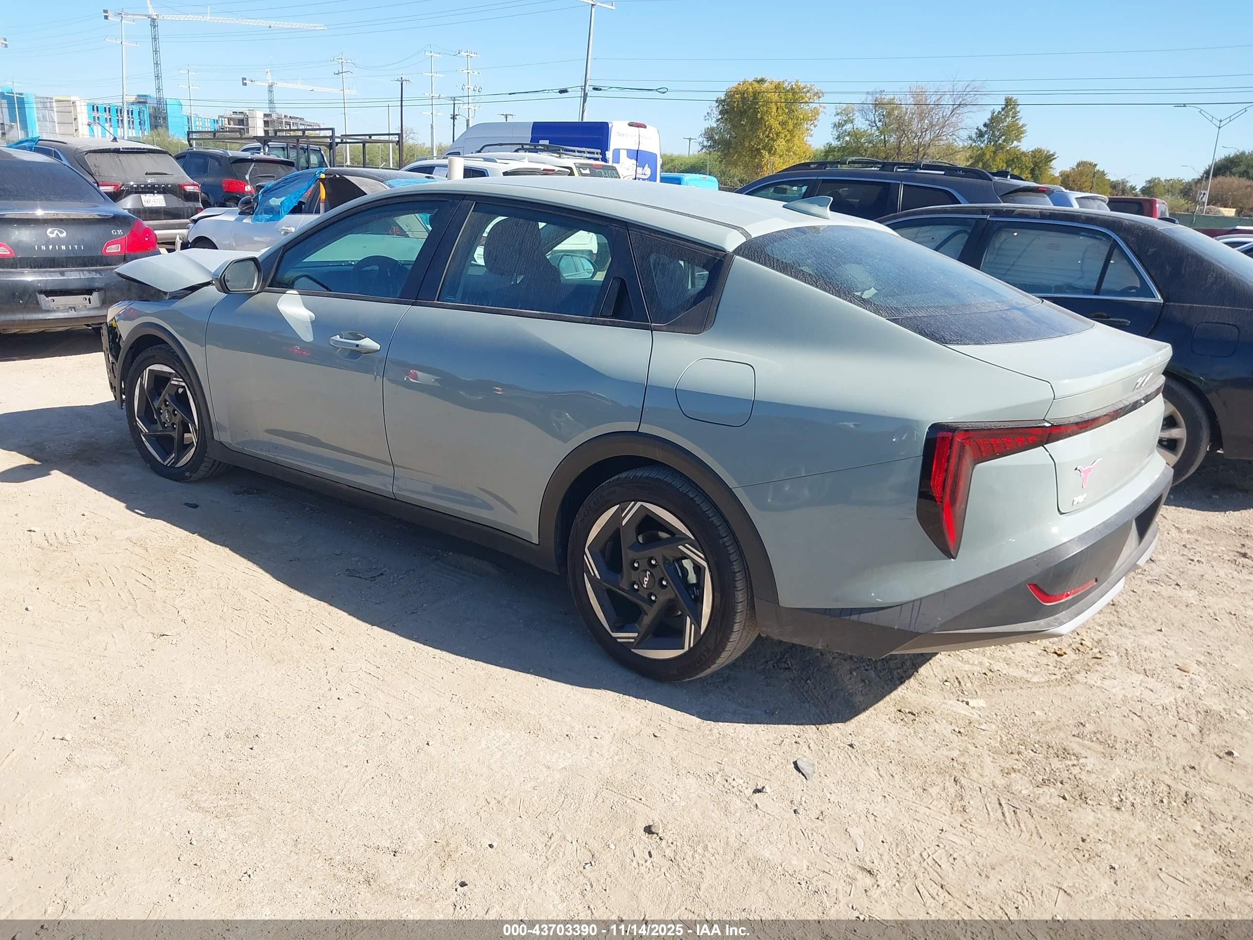 KIA K4 image 3