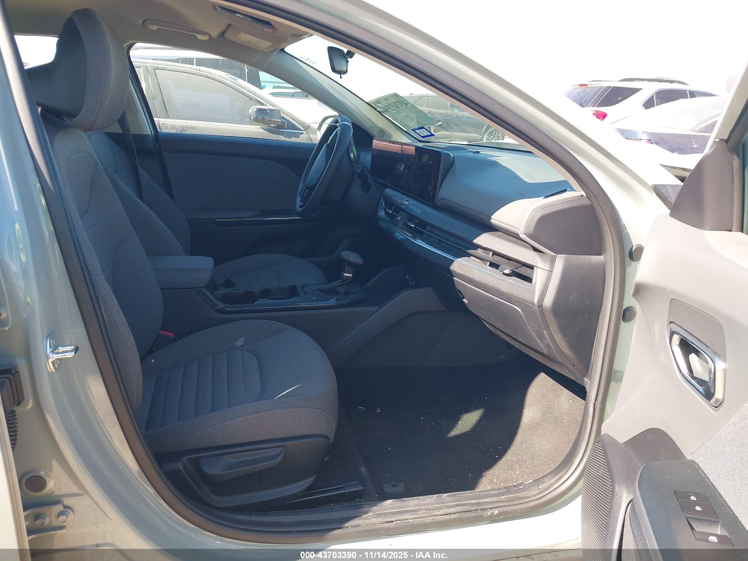 KIA K4 image 5