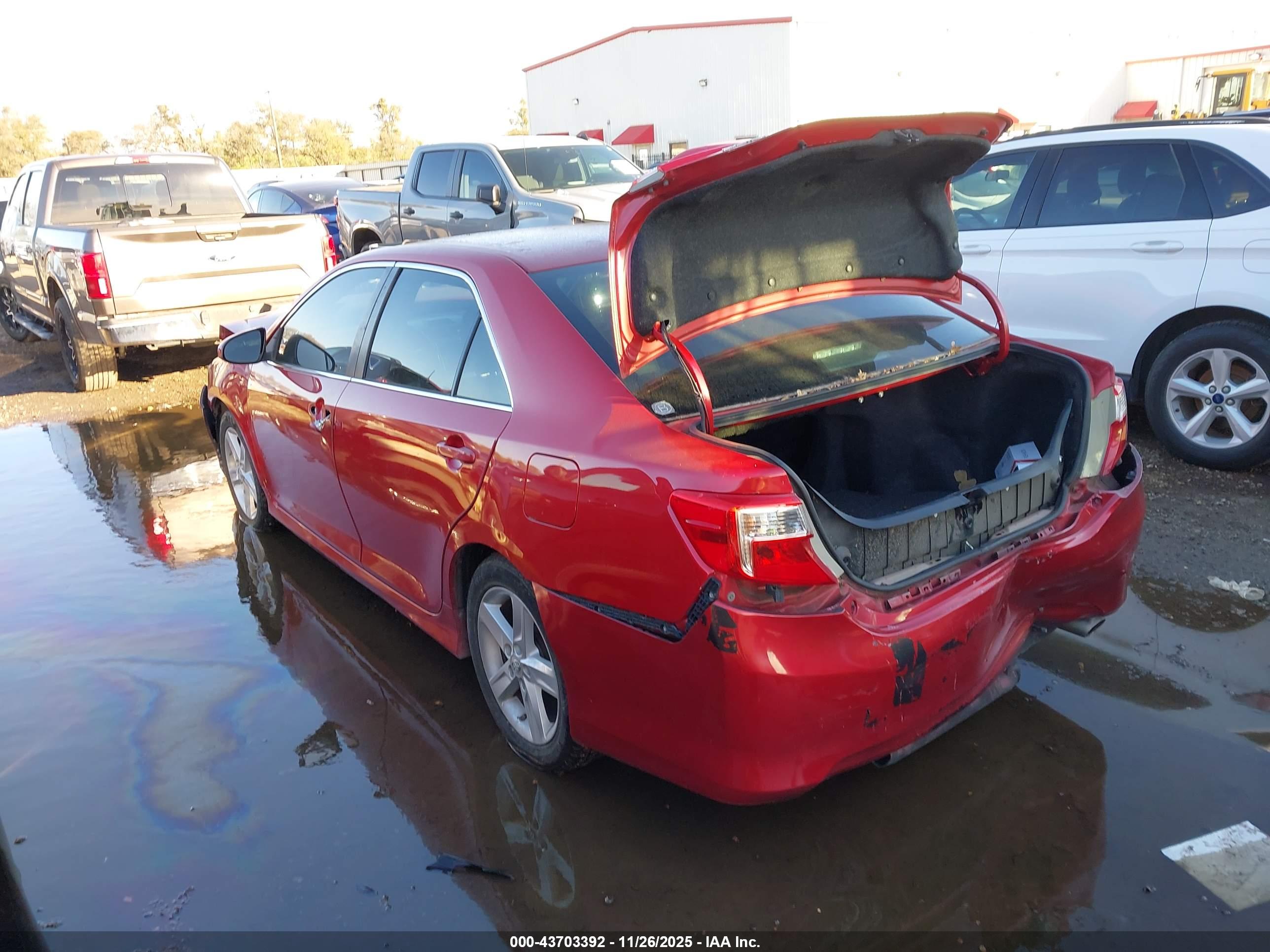 TOYOTA CAMRY image 3