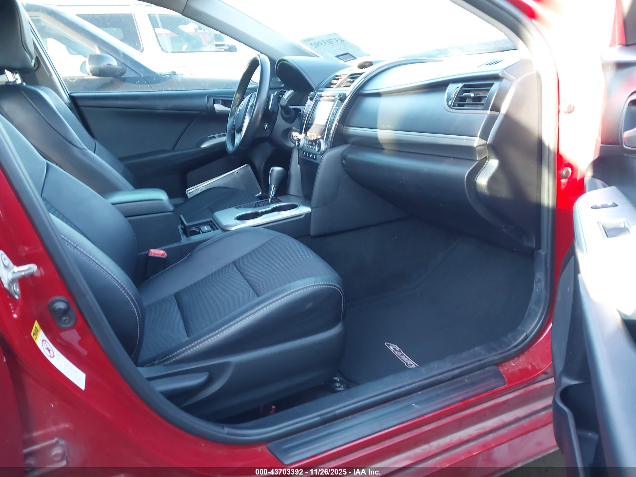 TOYOTA CAMRY image 5