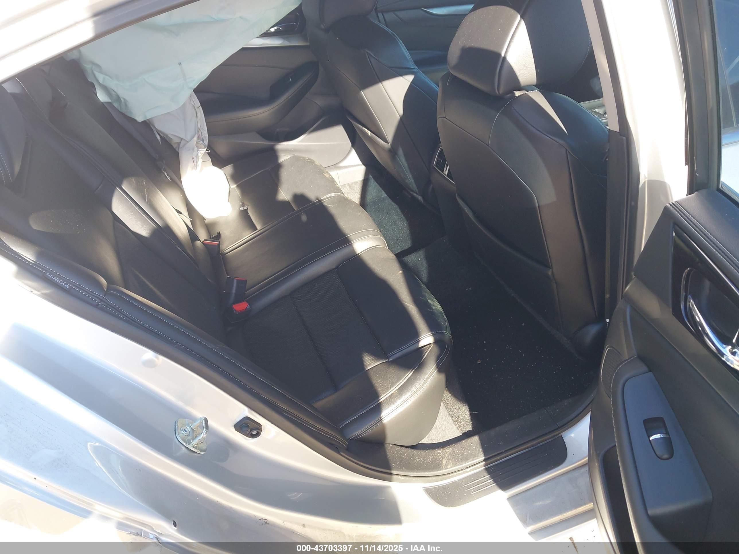 NISSAN MAXIMA image 8