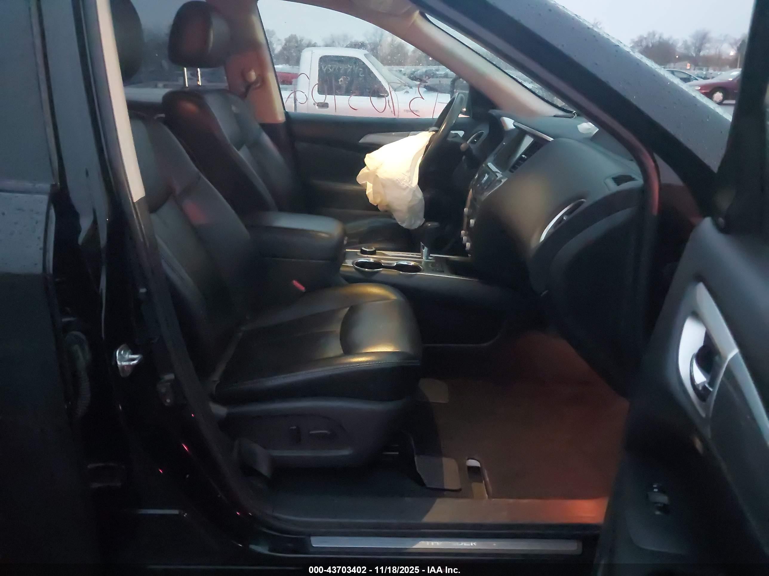 NISSAN PATHFINDER image 5