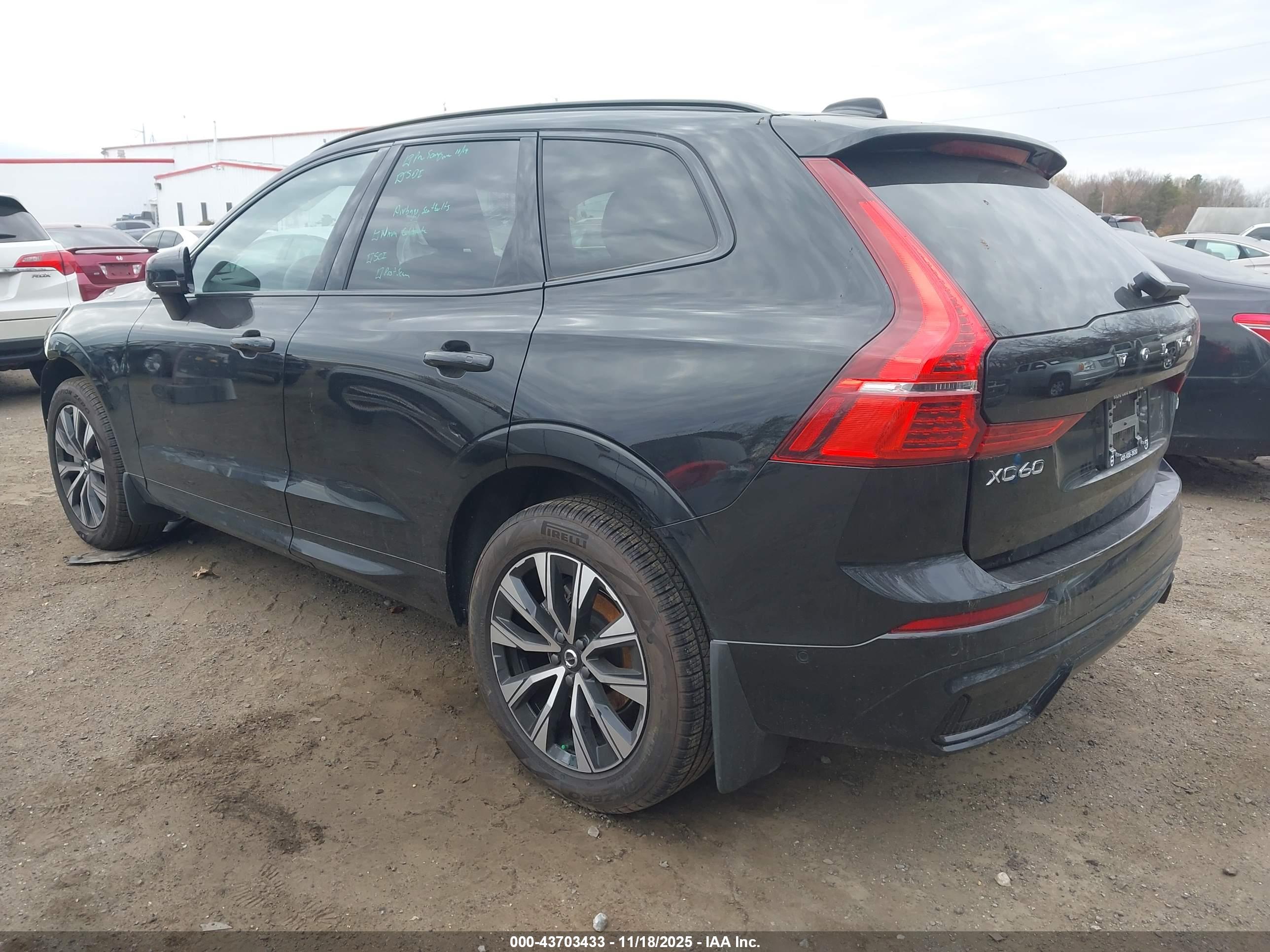 VOLVO XC60 image 3