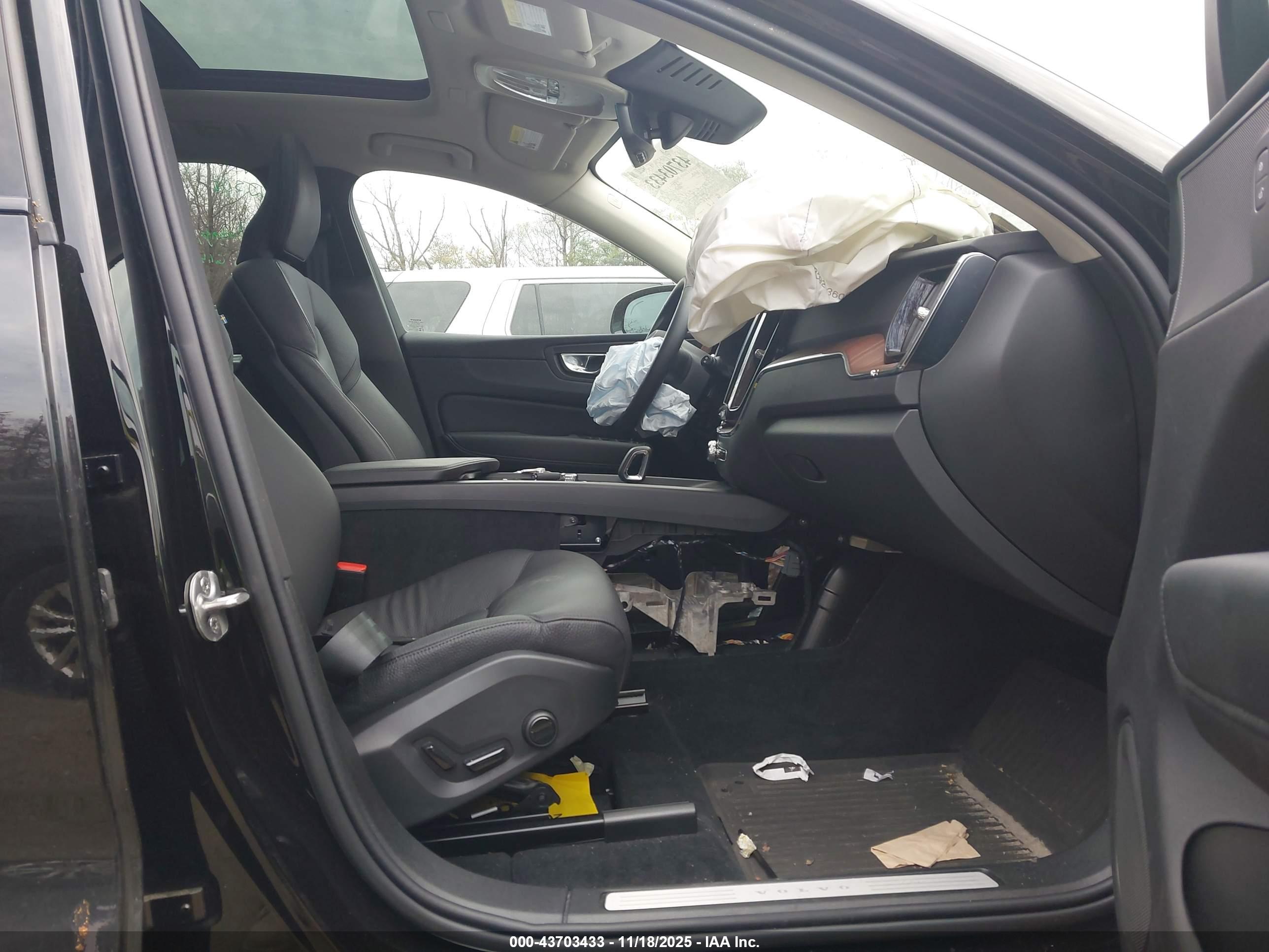 VOLVO XC60 image 5
