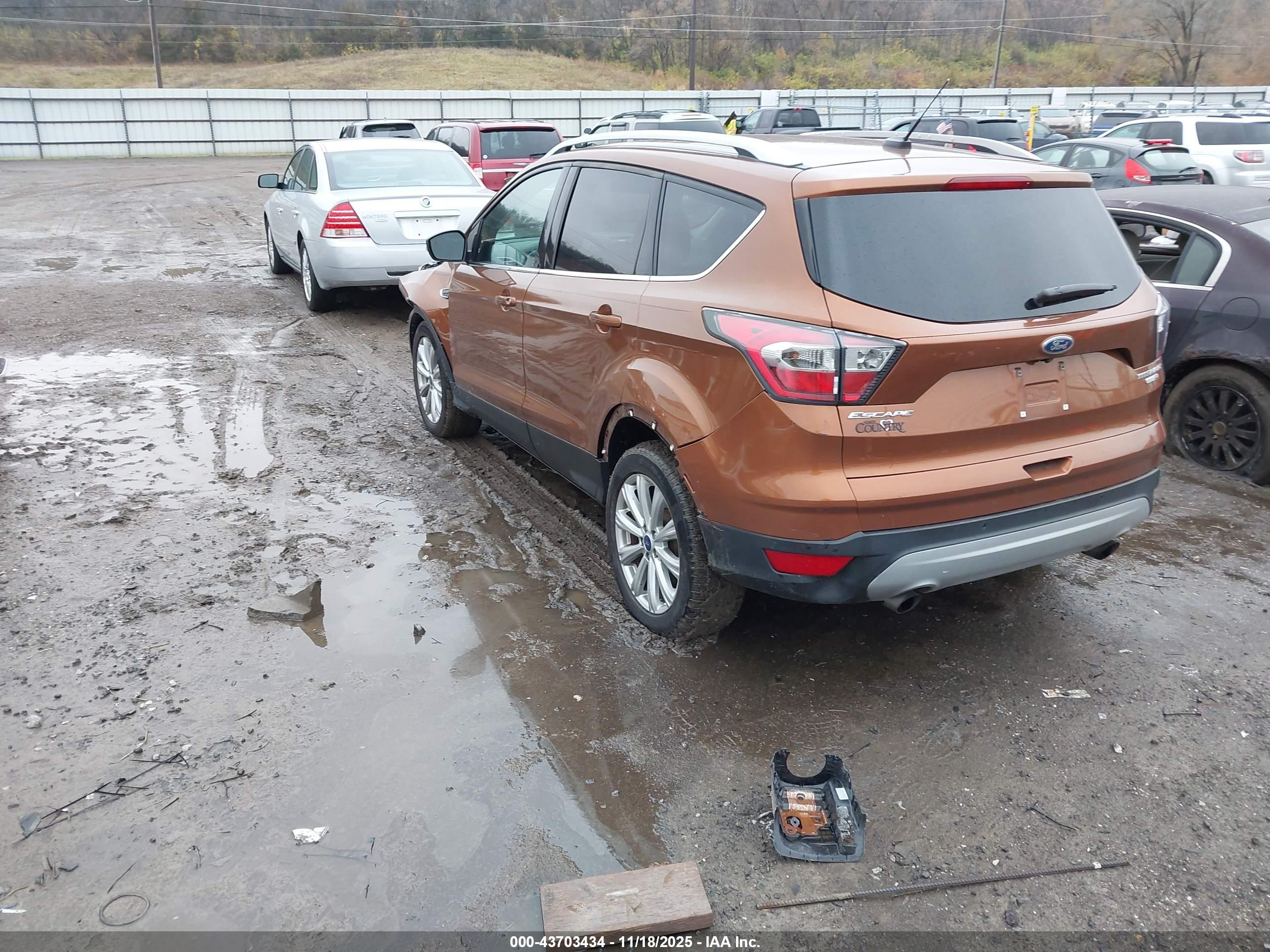 FORD ESCAPE image 3