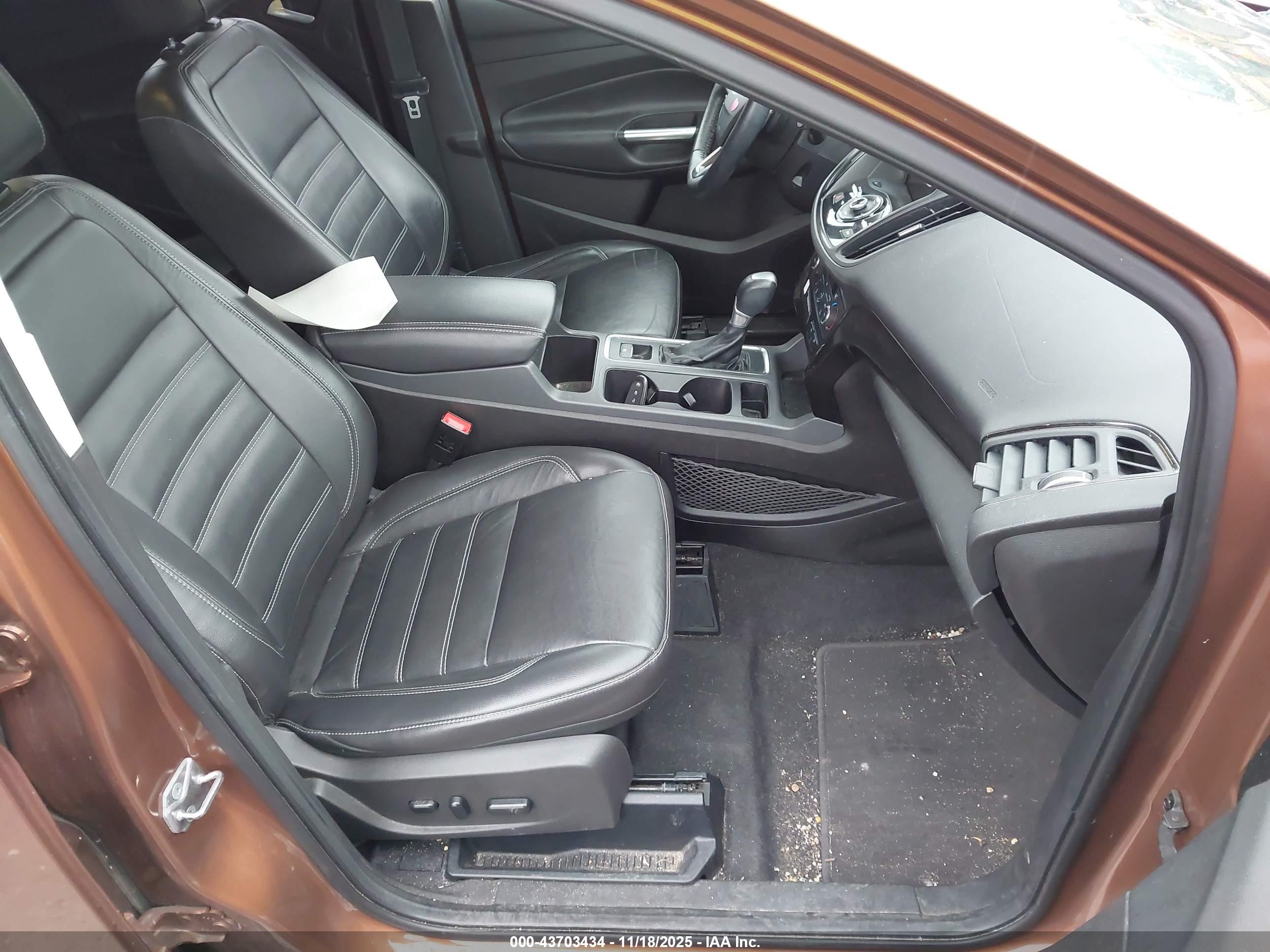 FORD ESCAPE image 5