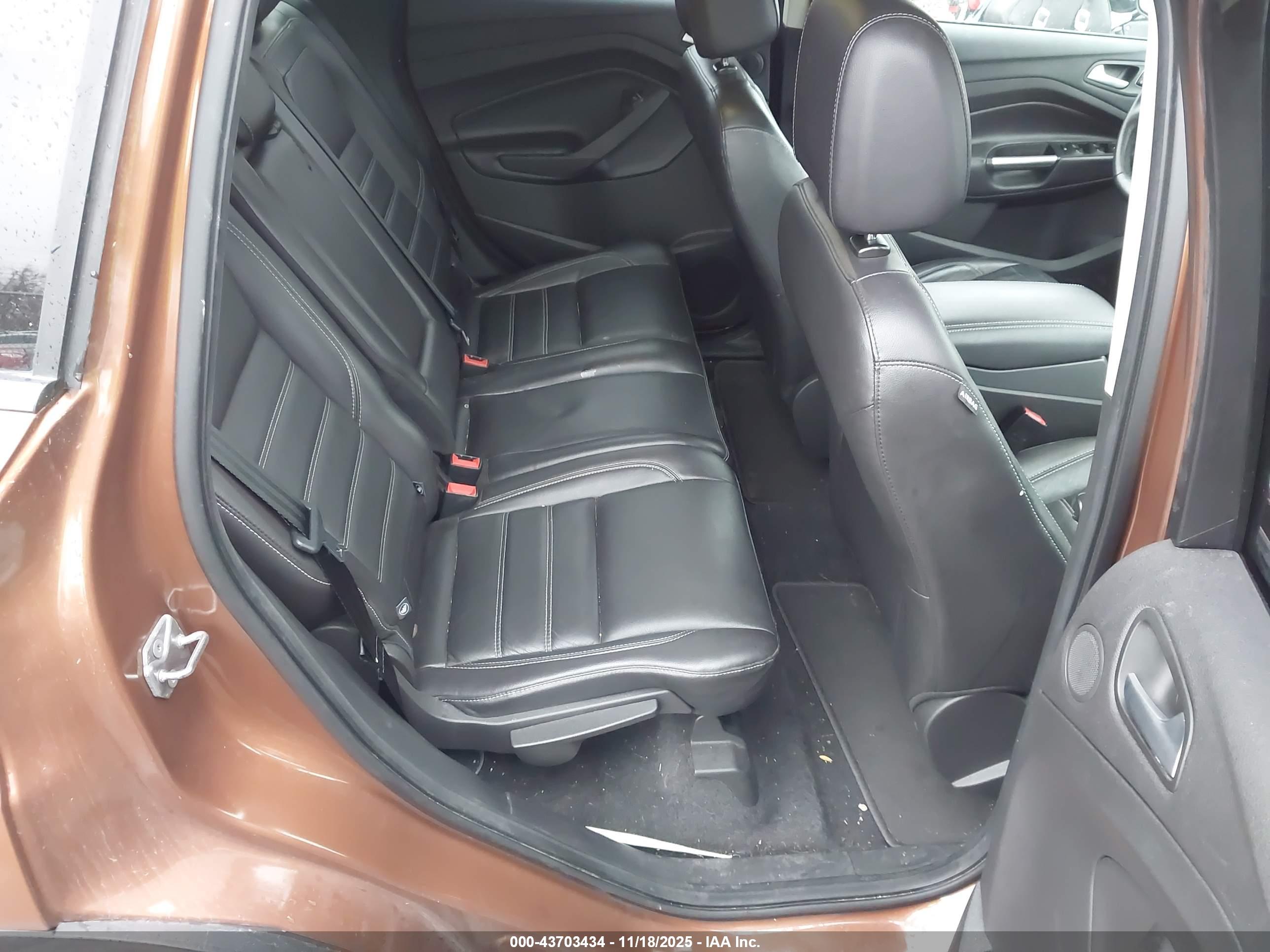 FORD ESCAPE image 8