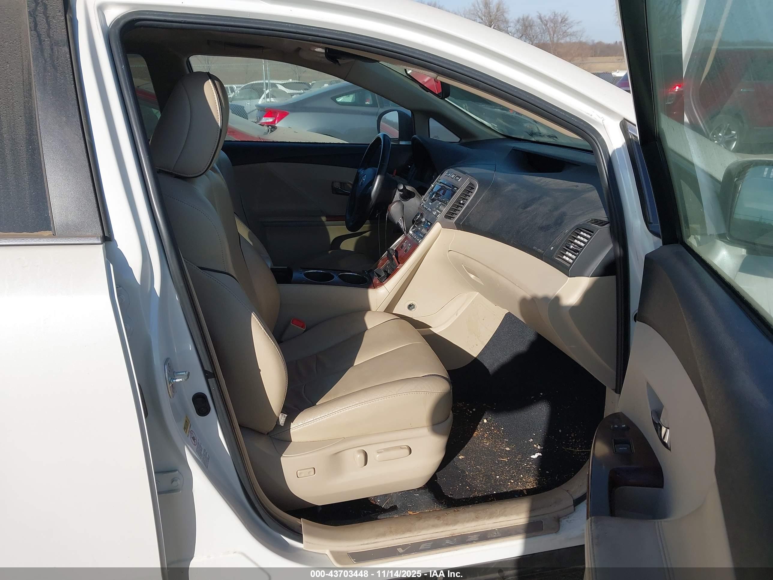 TOYOTA VENZA image 5