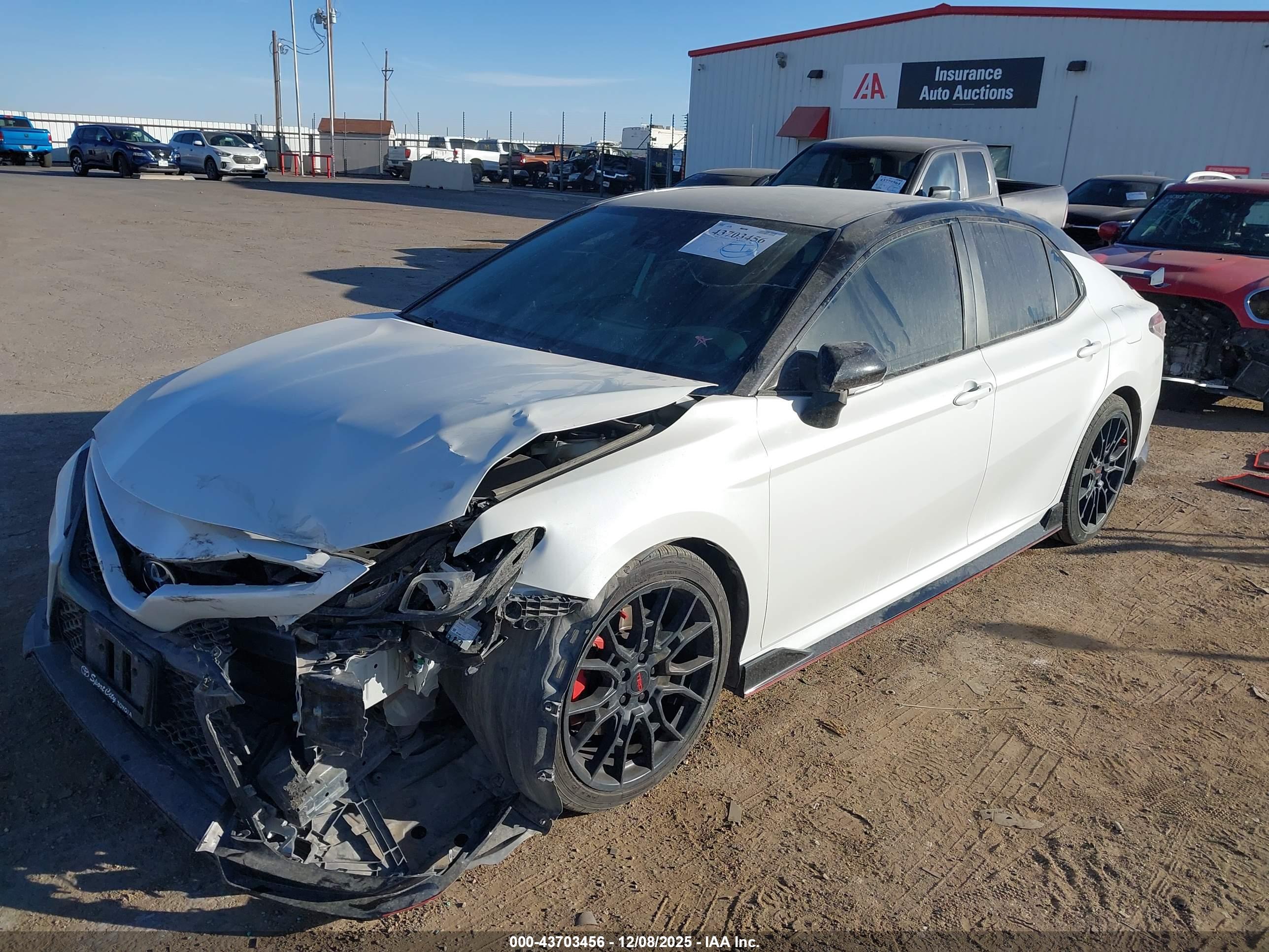 TOYOTA CAMRY image 2