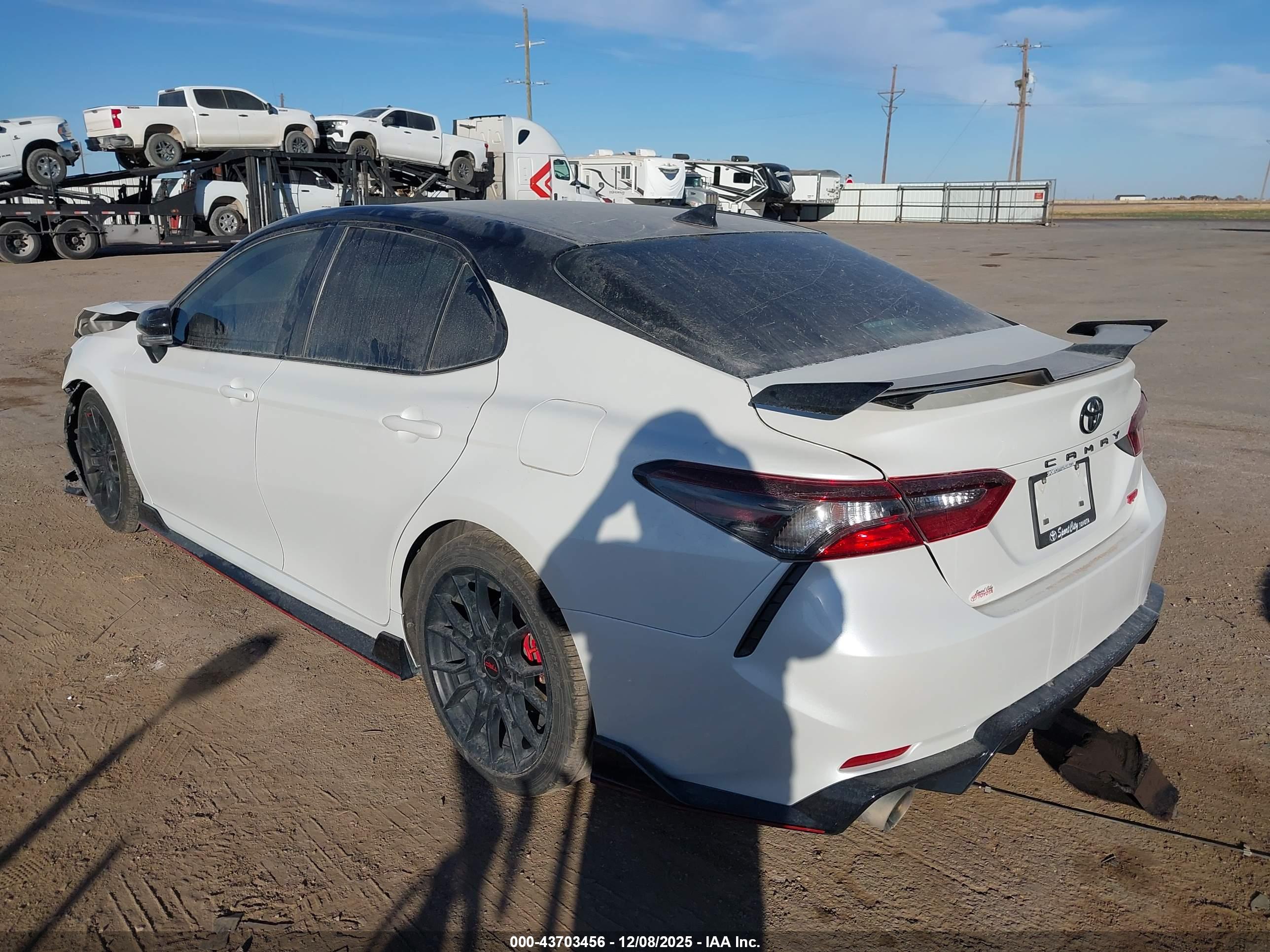 TOYOTA CAMRY image 3