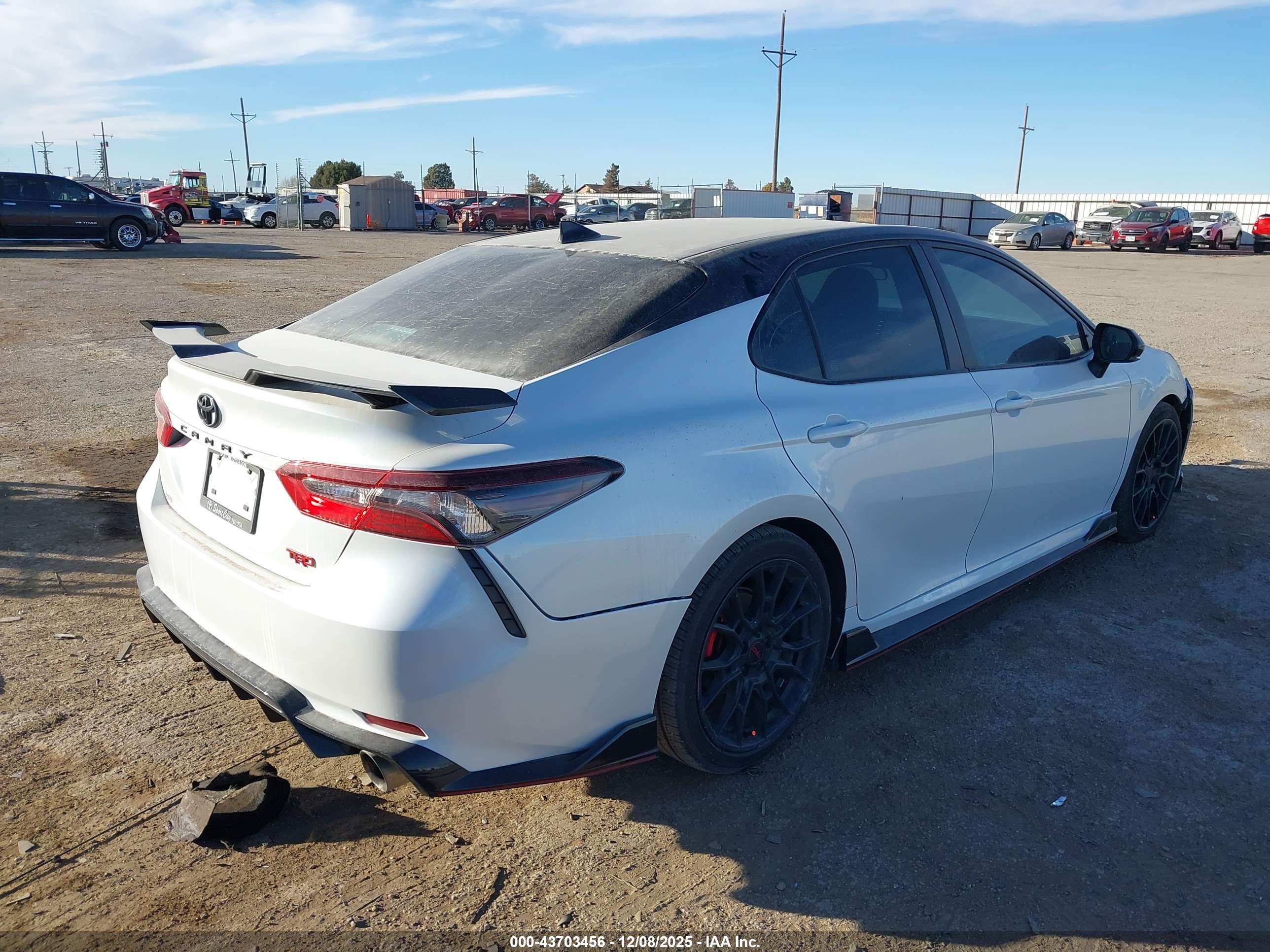 TOYOTA CAMRY image 4