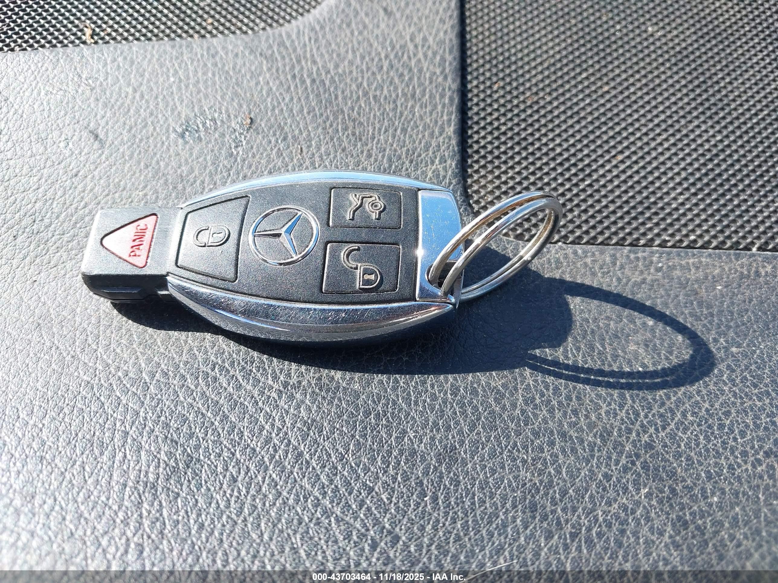 MERCEDES-BENZ GLK image 11