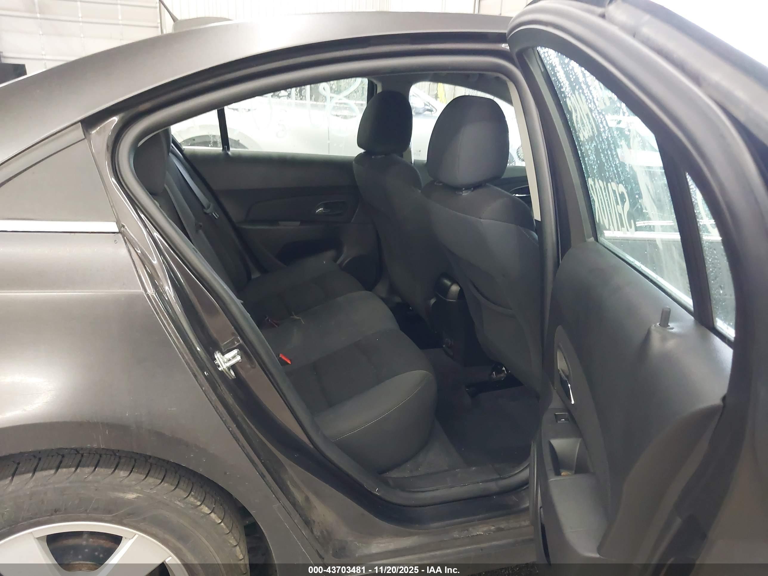 CHEVROLET CRUZE image 8
