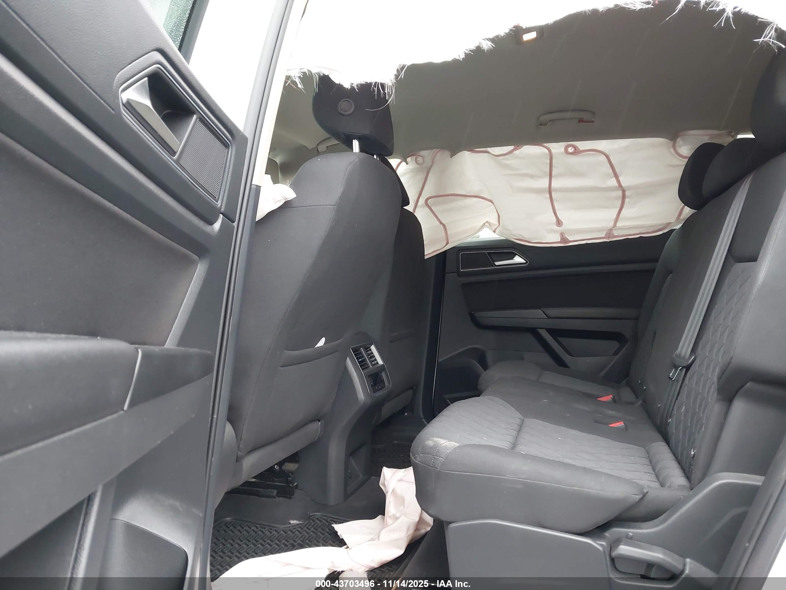 VOLKSWAGEN ATLAS image 8