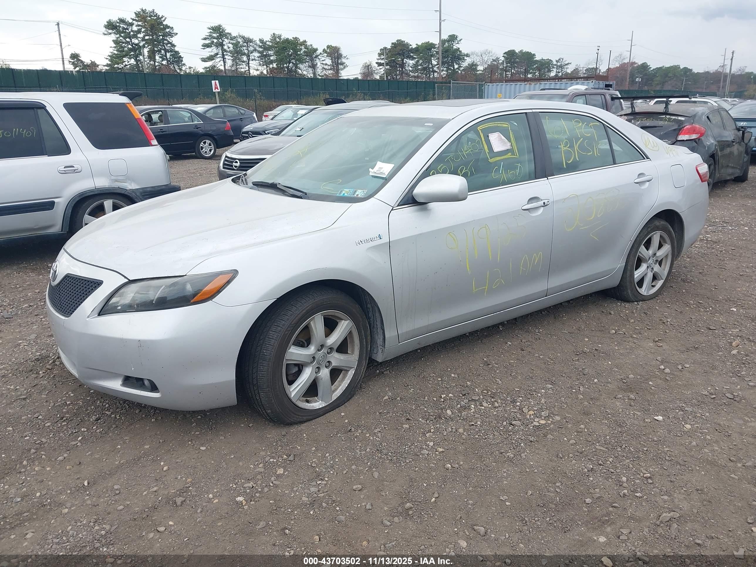 TOYOTA CAMRY image 2