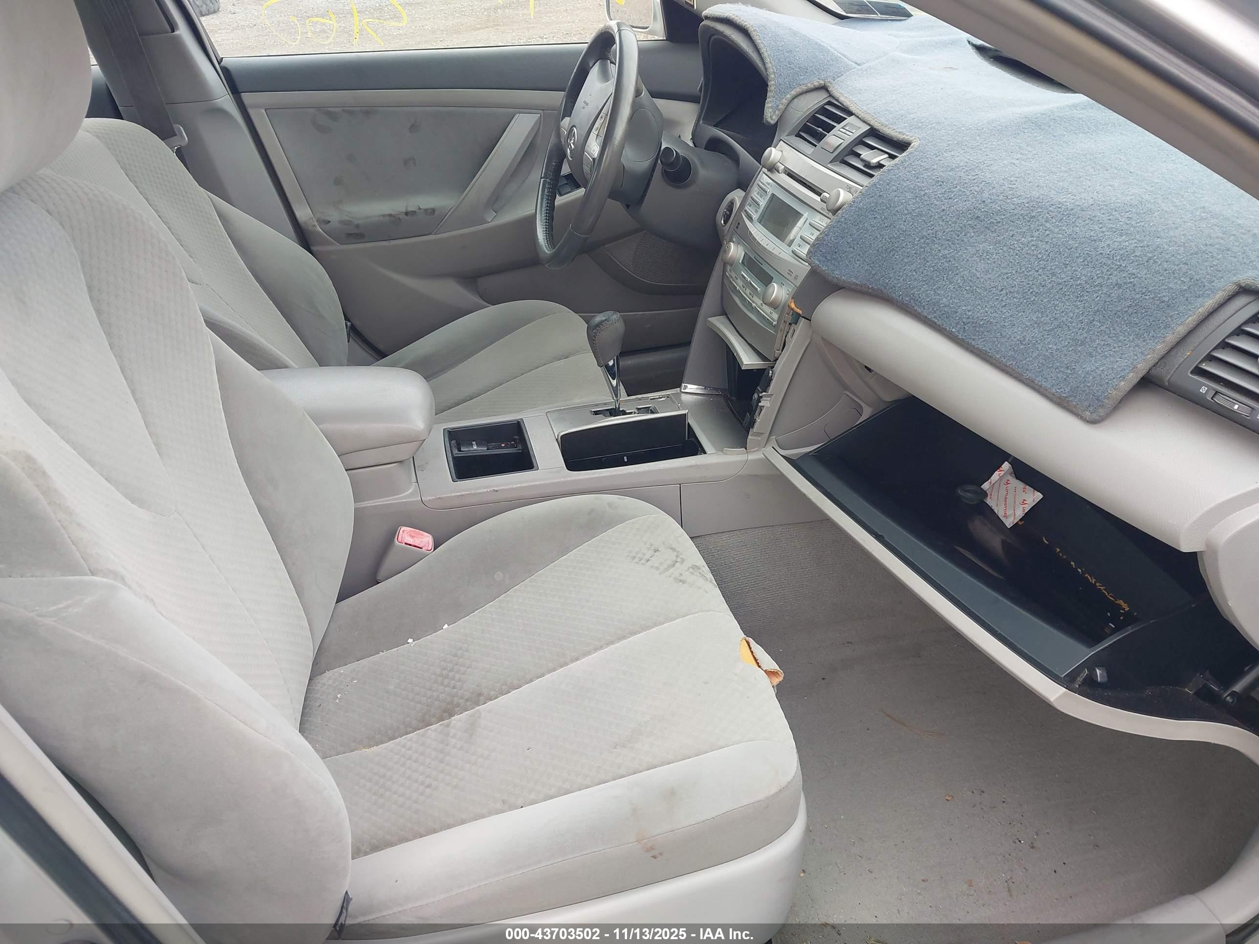 TOYOTA CAMRY image 5