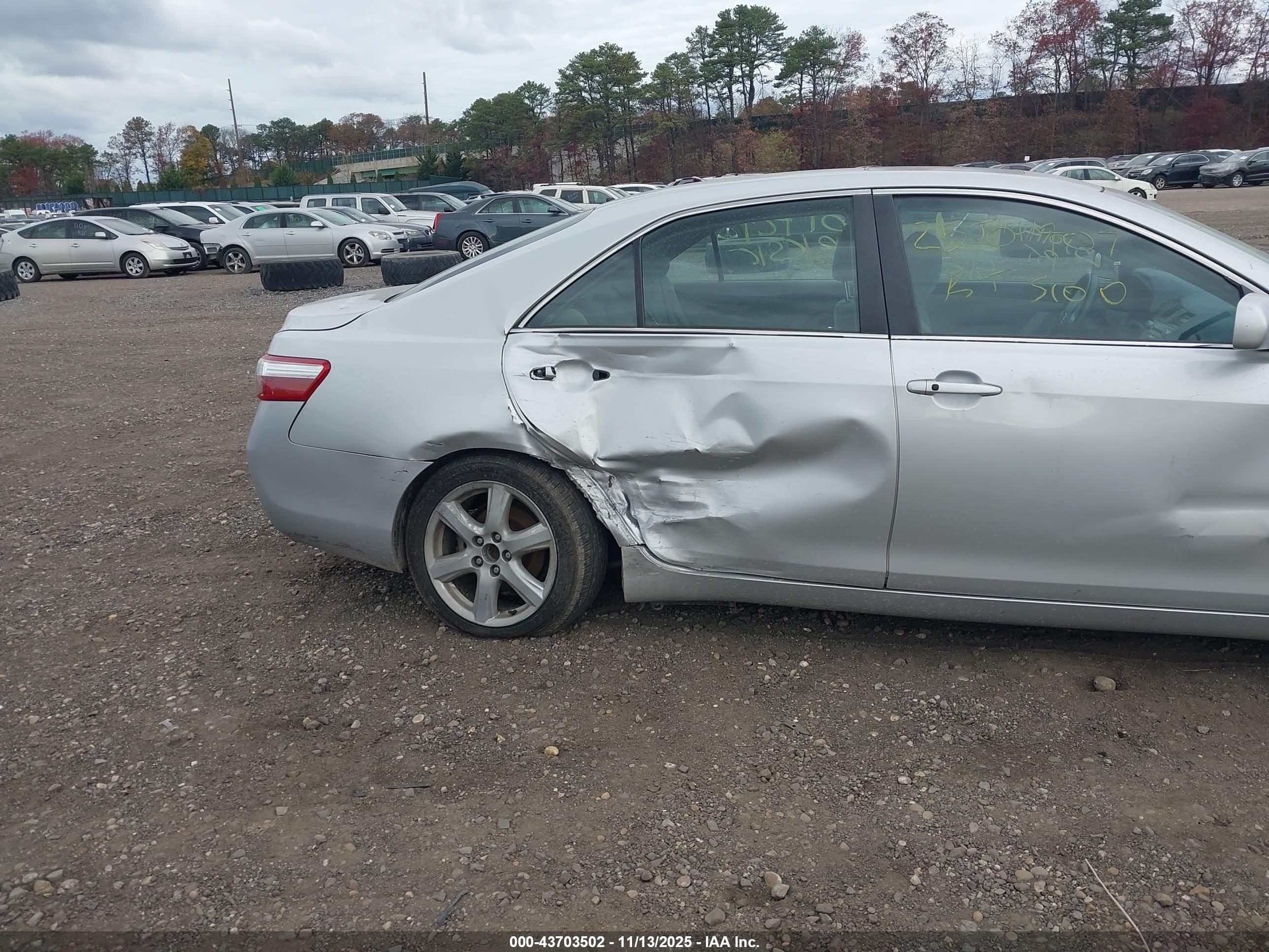 TOYOTA CAMRY image 6