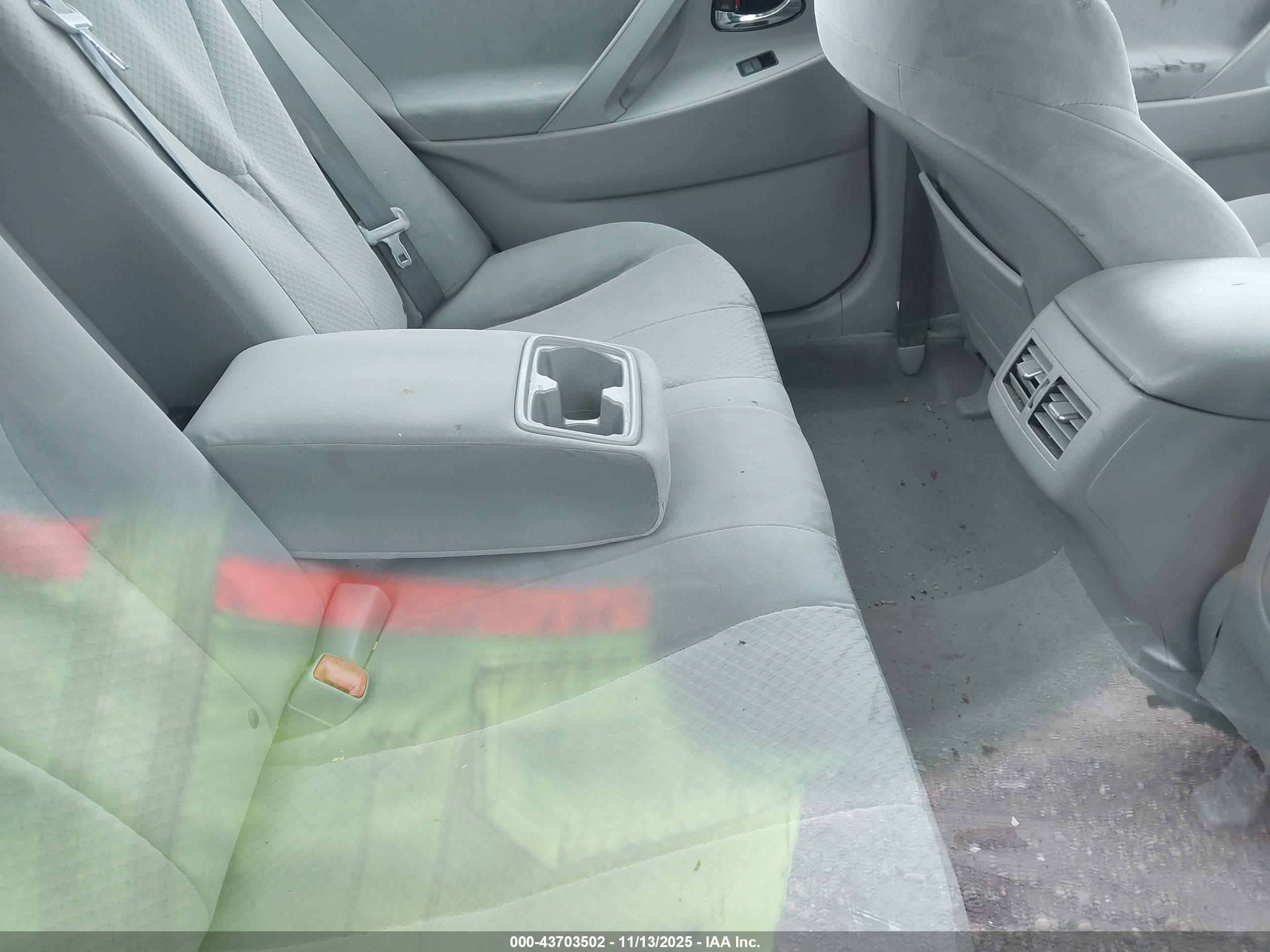 TOYOTA CAMRY image 8