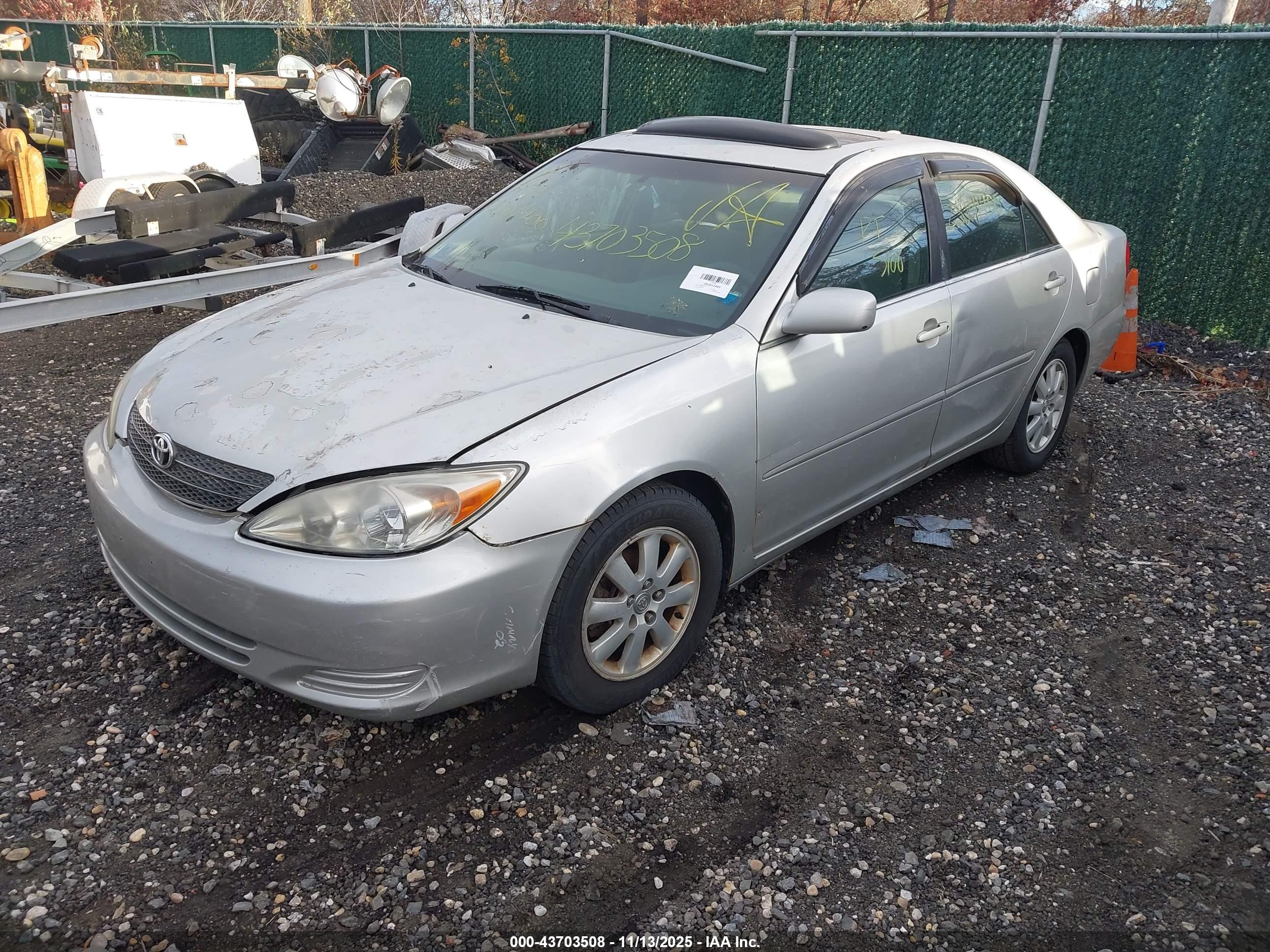 TOYOTA CAMRY image 2
