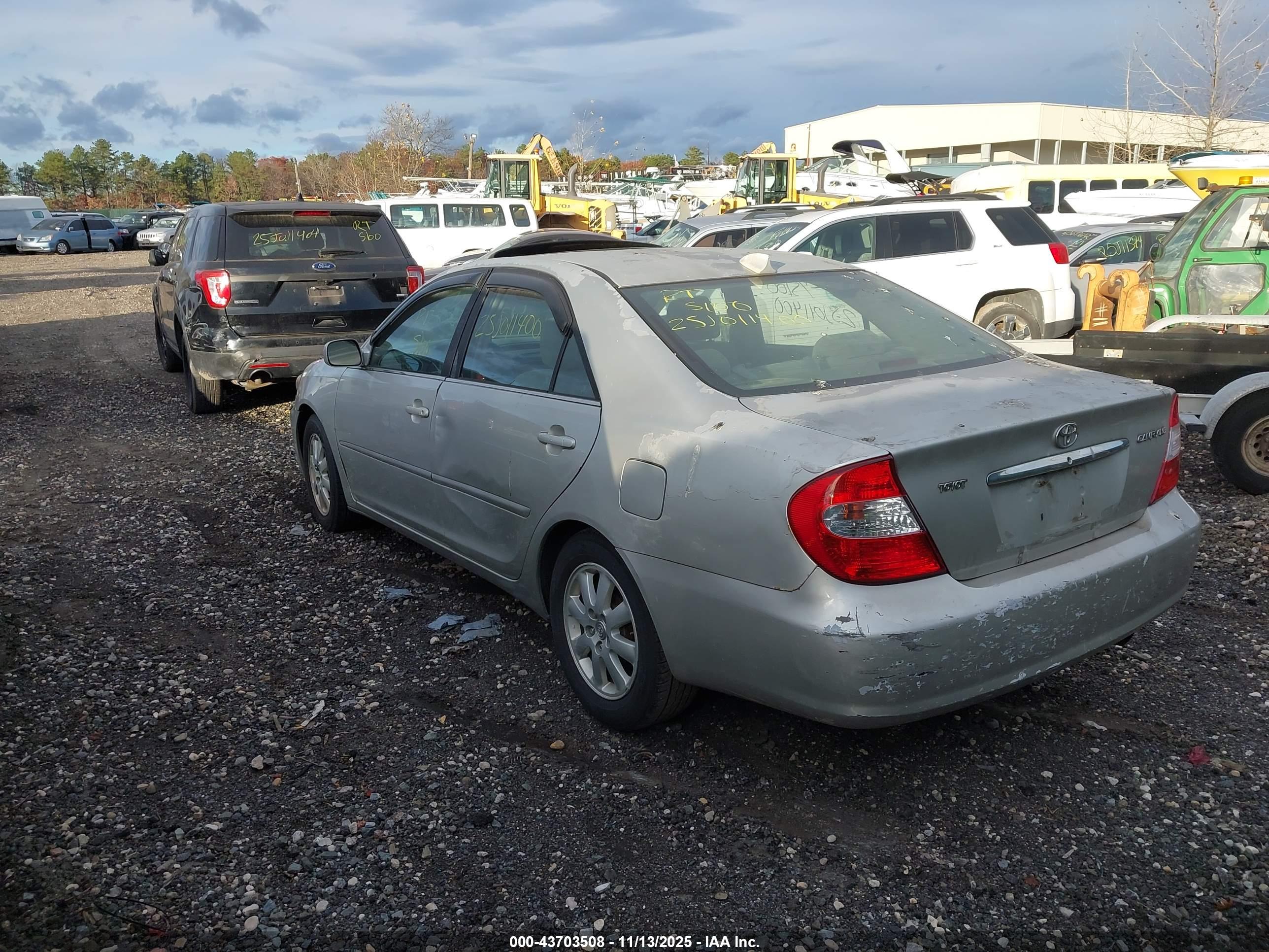 TOYOTA CAMRY image 3