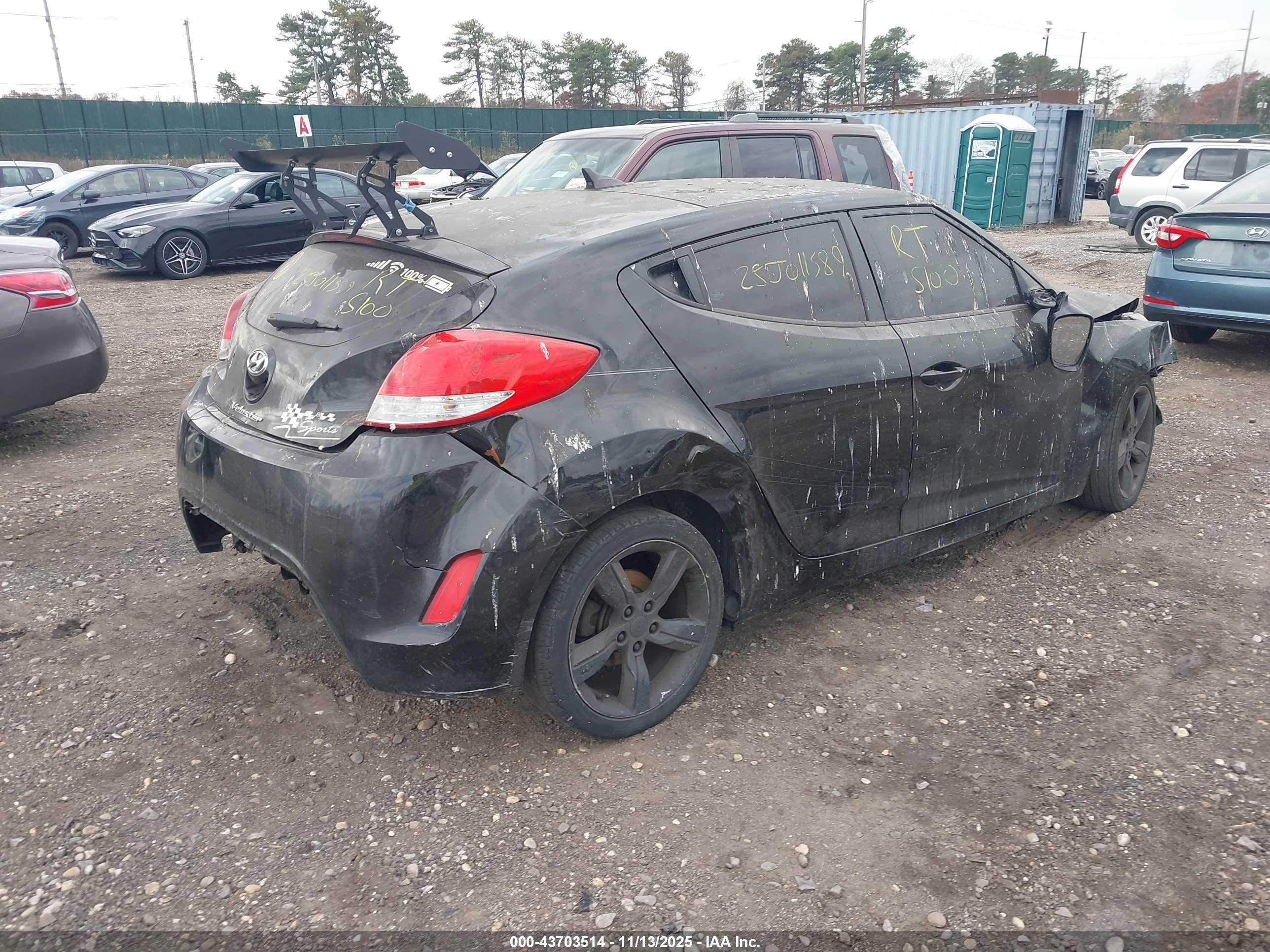 HYUNDAI VELOSTER image 4
