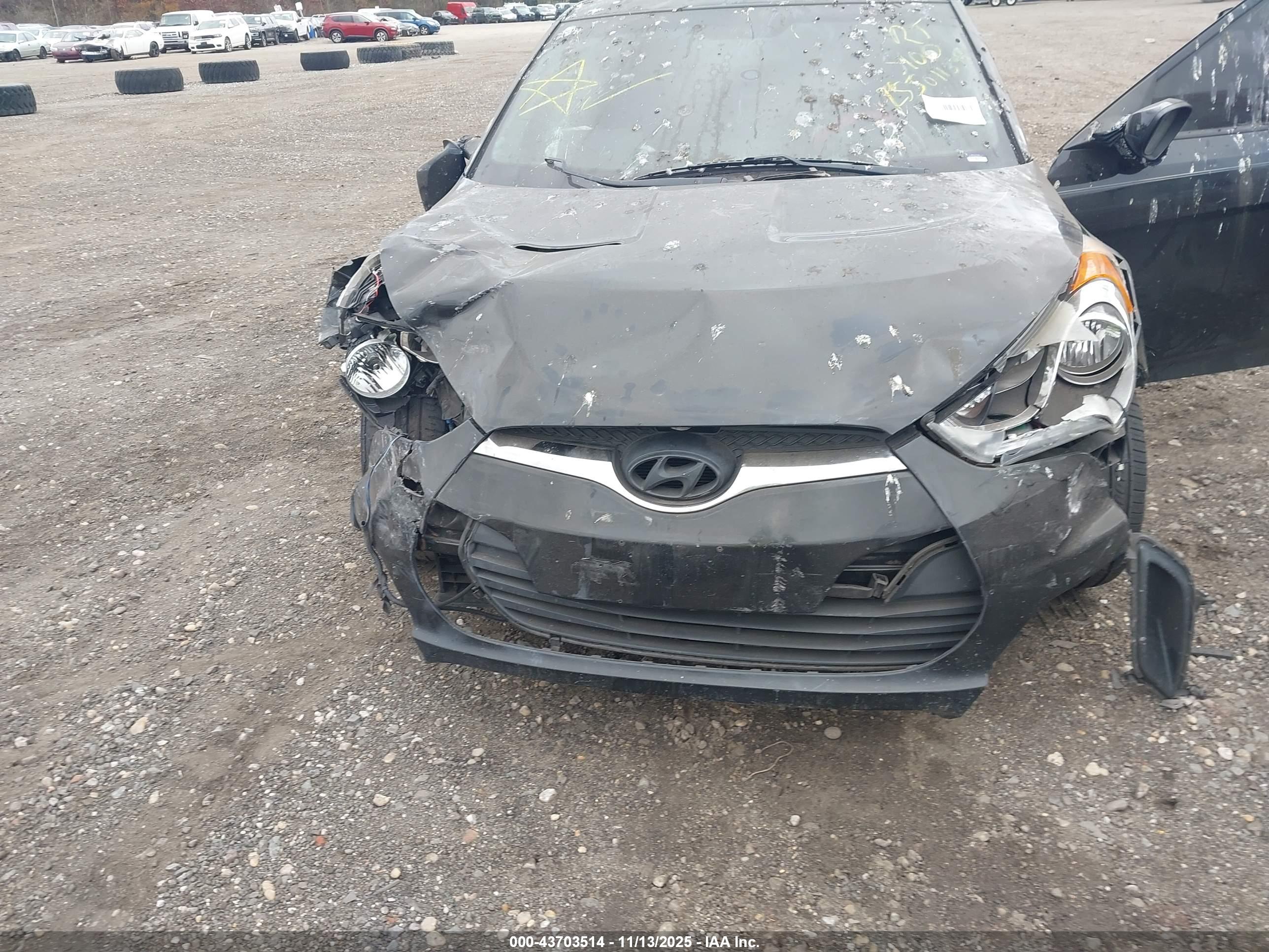HYUNDAI VELOSTER image 6