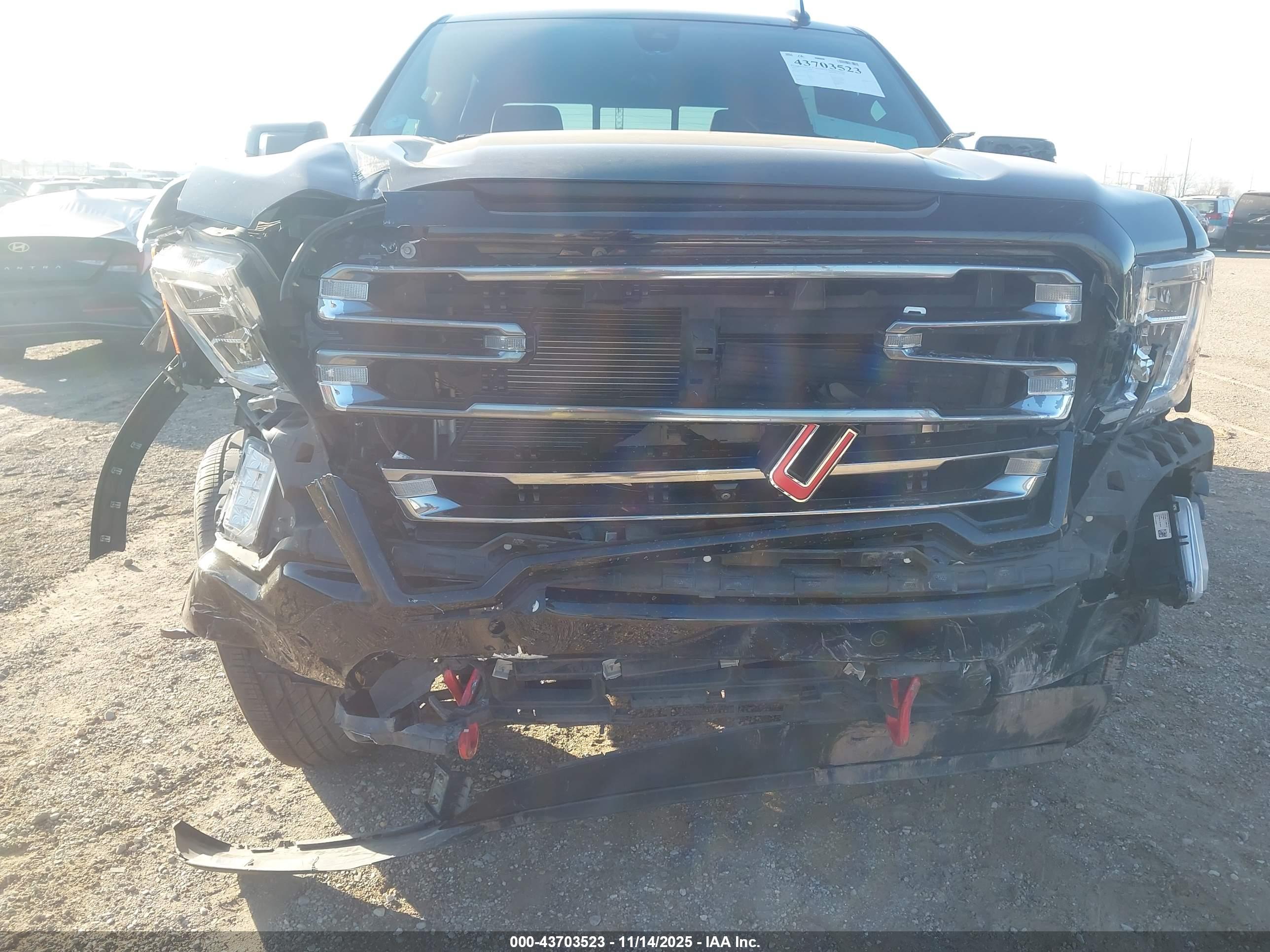 GMC SIERRA image 6