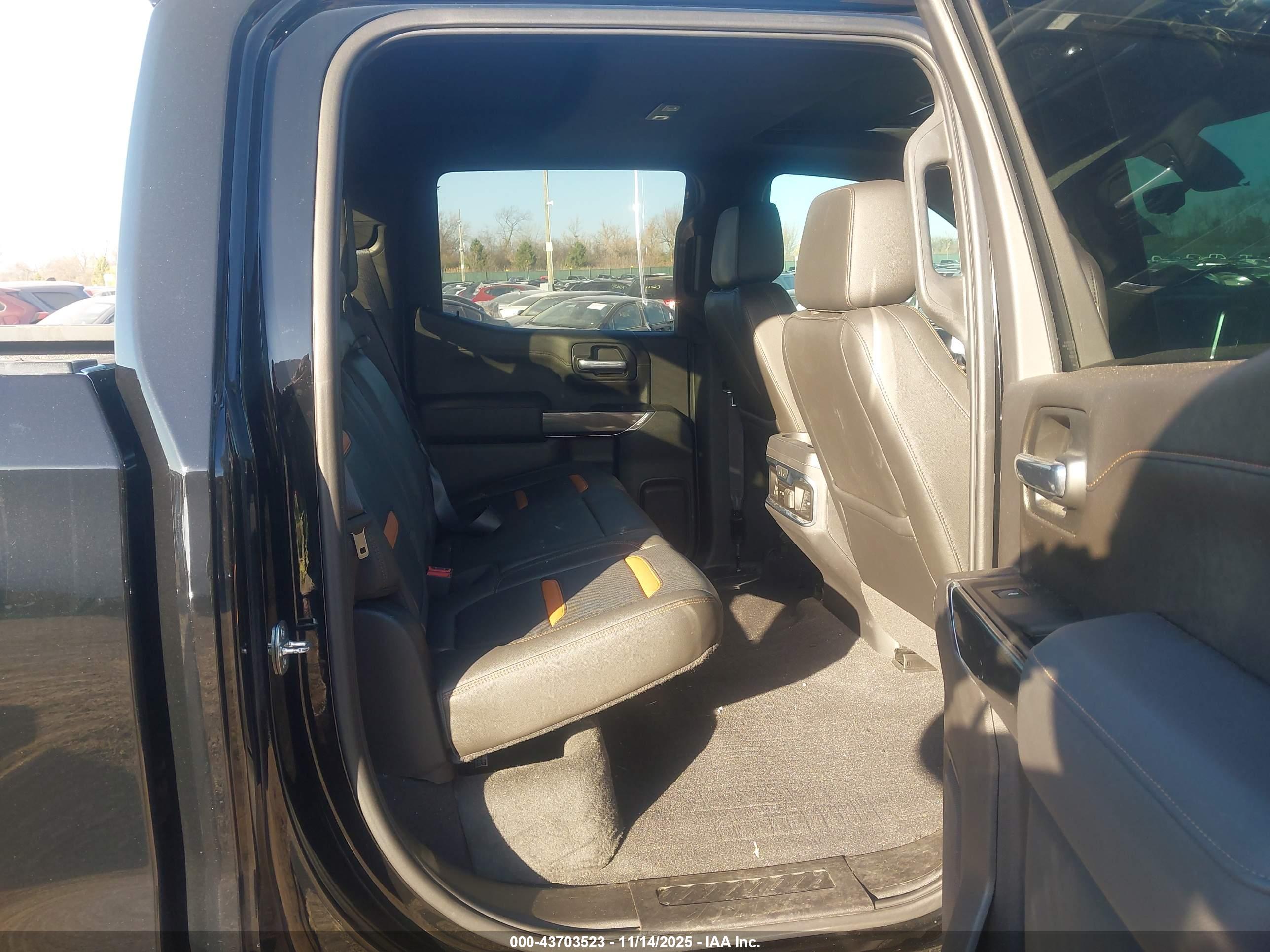GMC SIERRA image 8