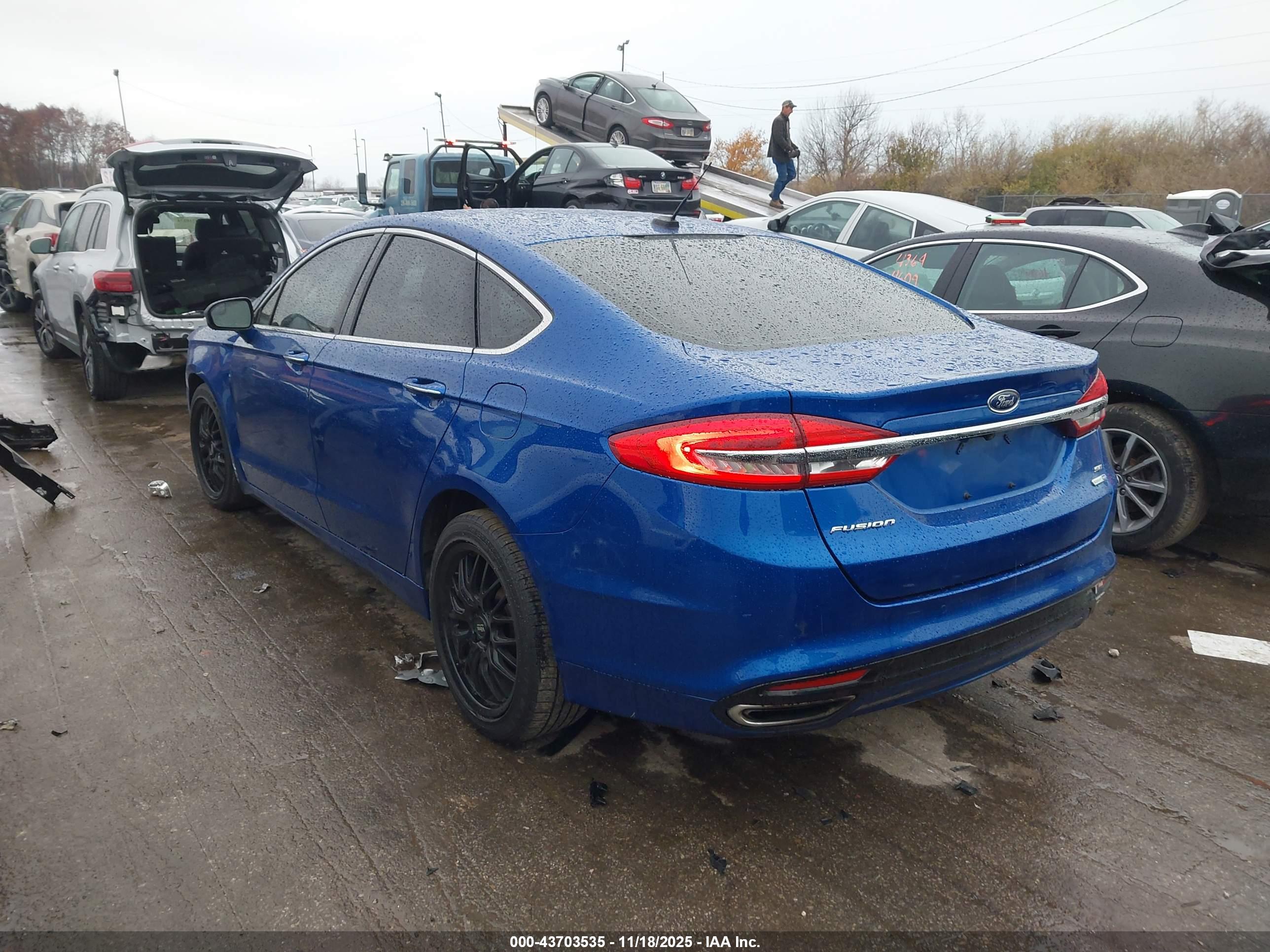 FORD FUSION image 3