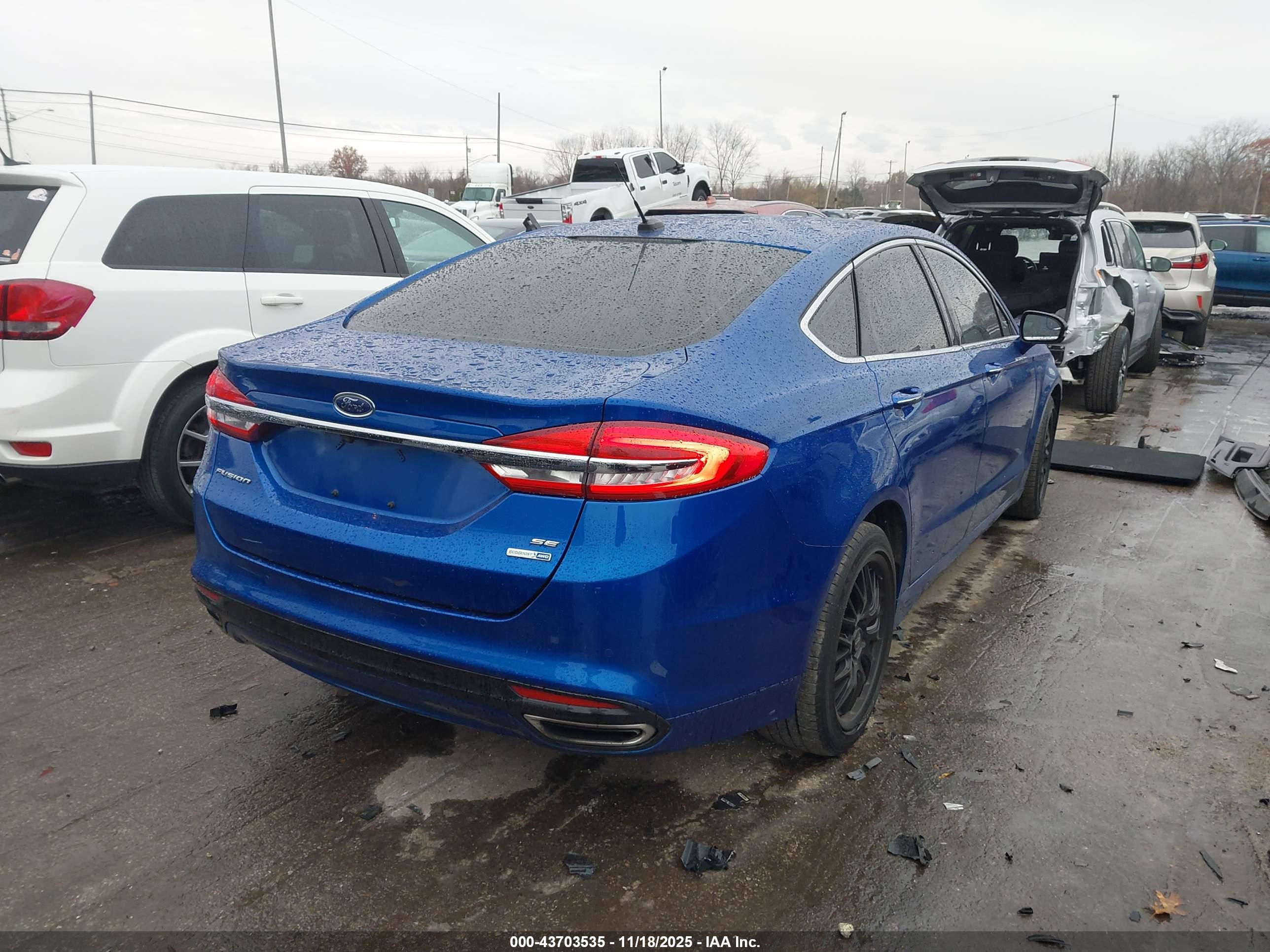 FORD FUSION image 4