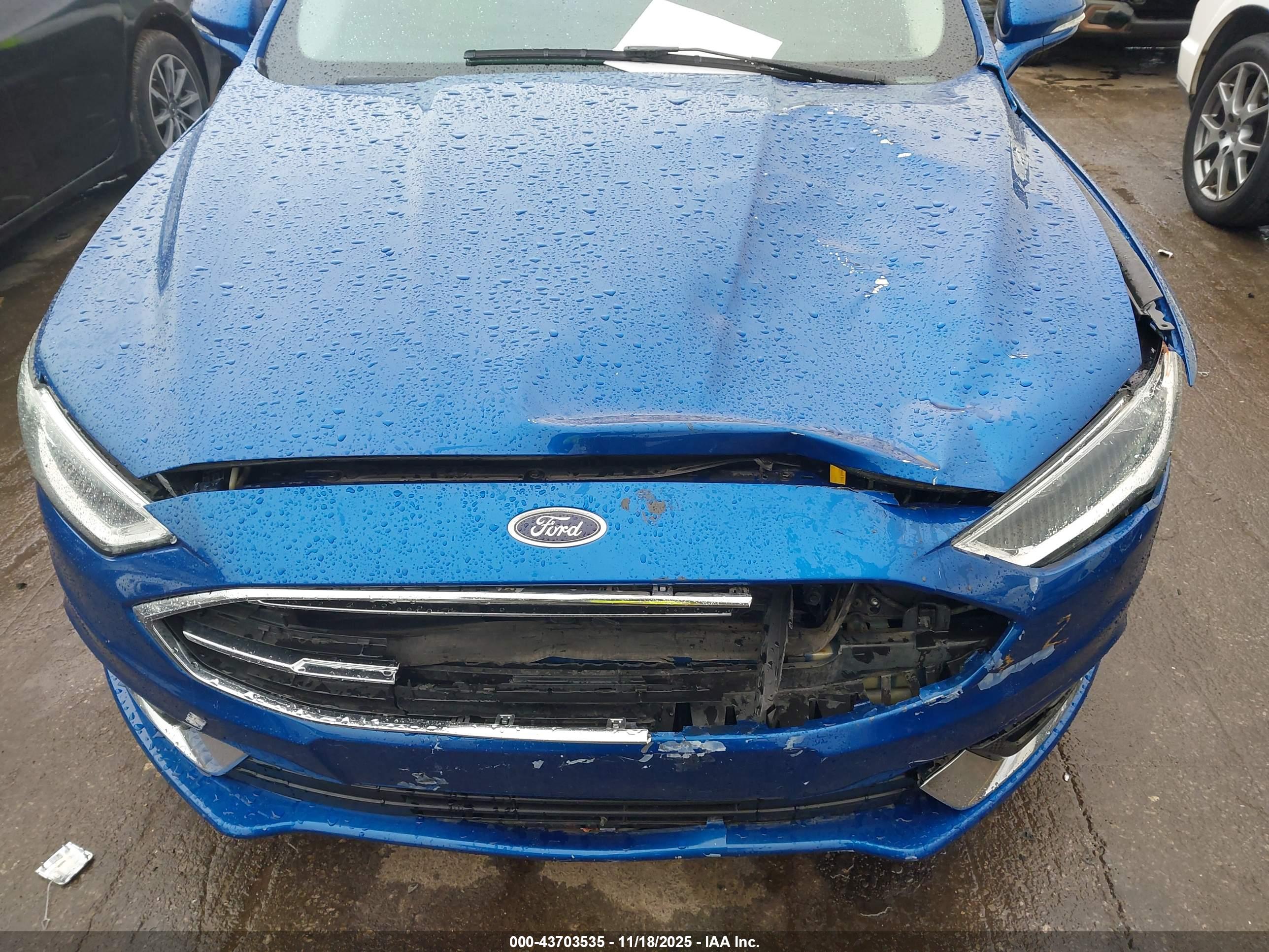 FORD FUSION image 6