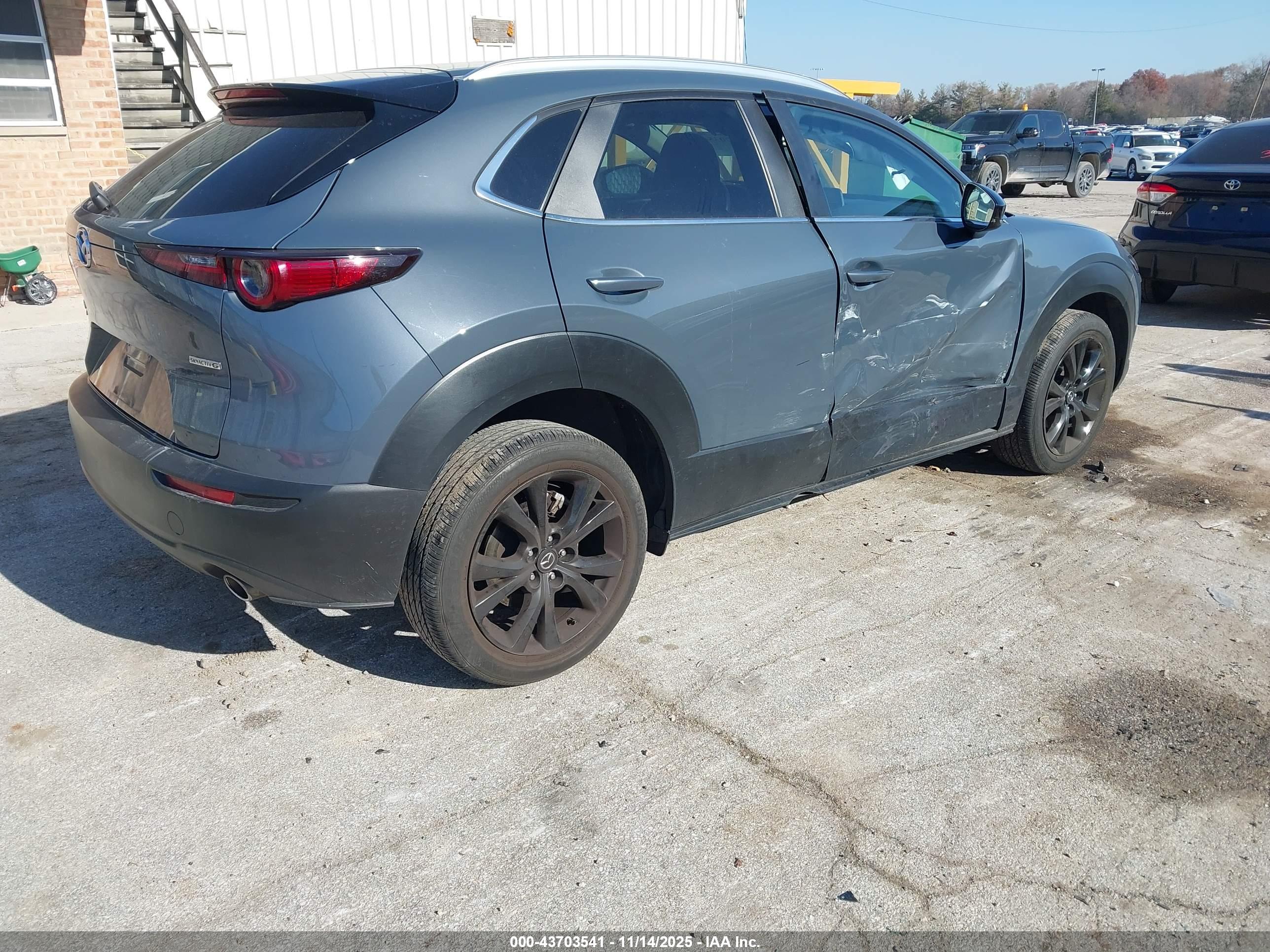 MAZDA CX-30 image 4