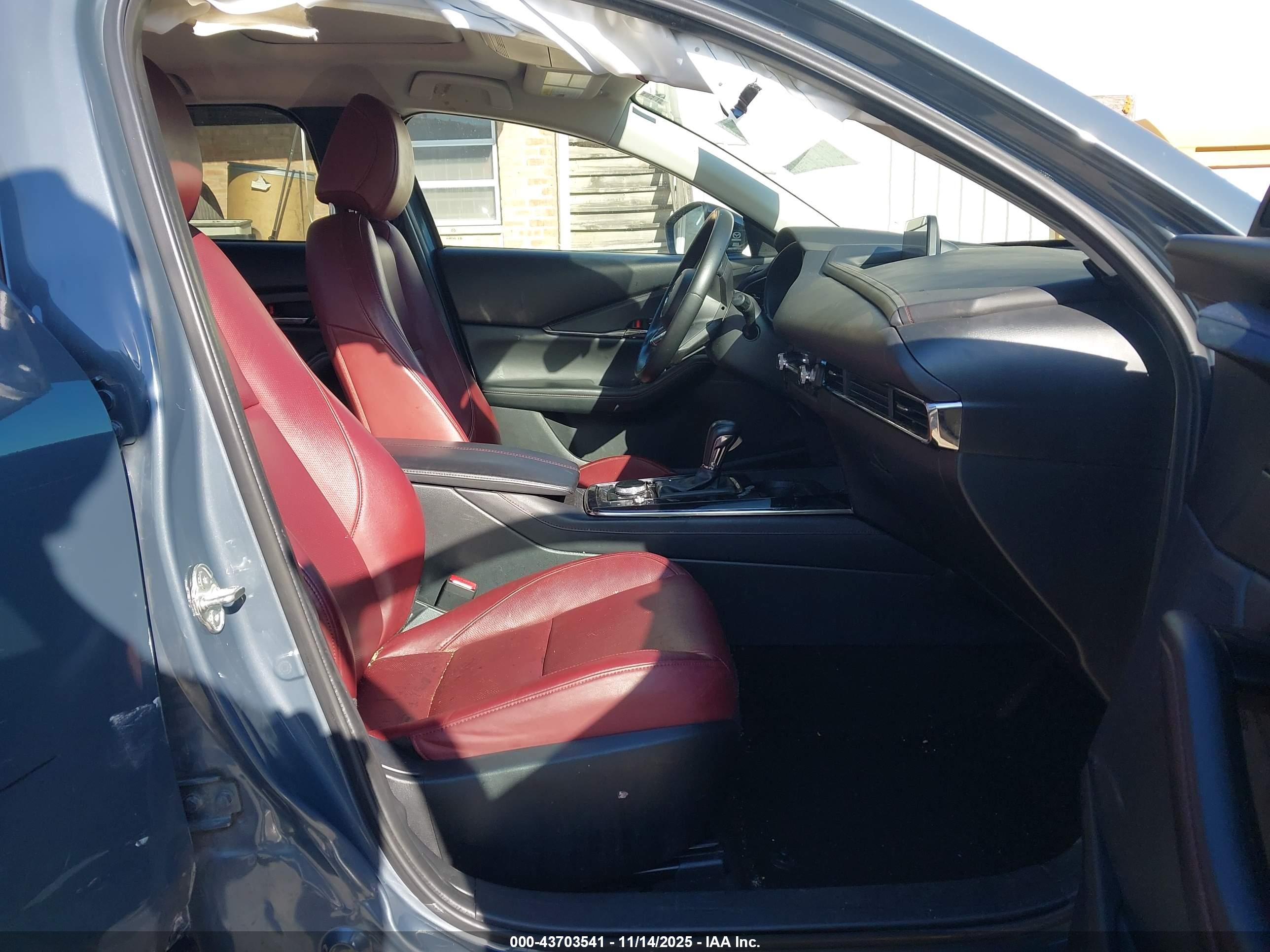 MAZDA CX-30 image 5