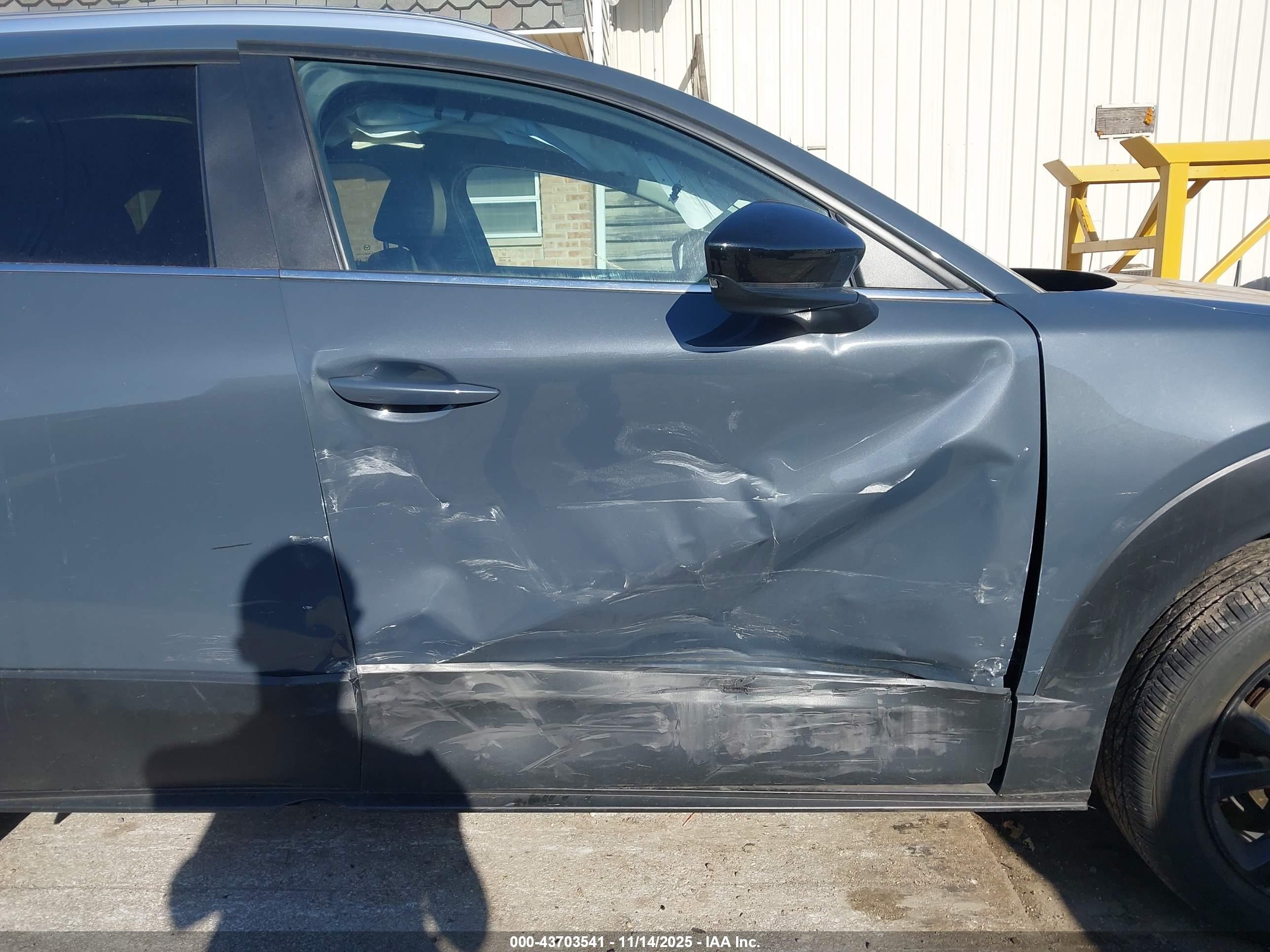 MAZDA CX-30 image 6