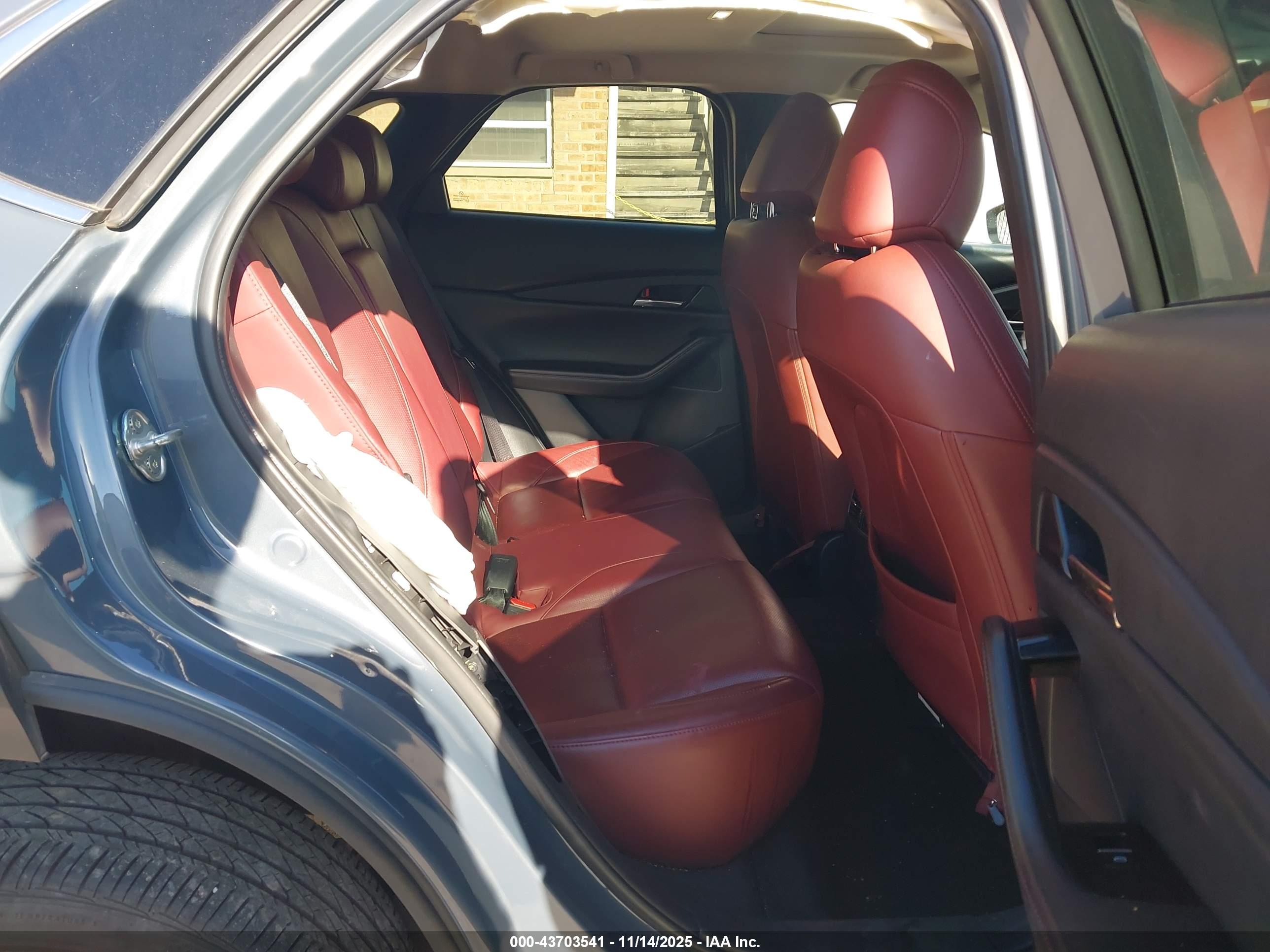 MAZDA CX-30 image 8