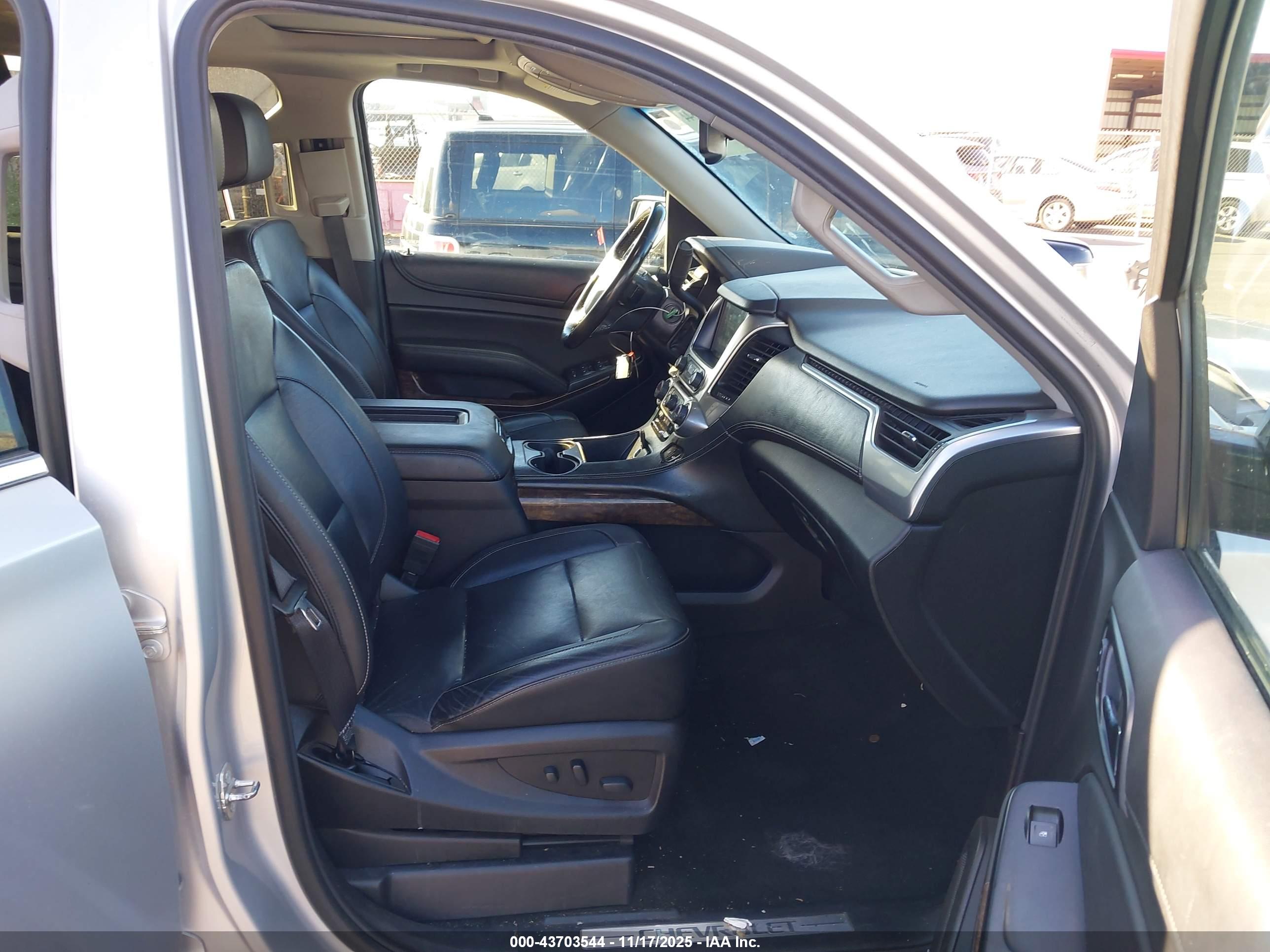 CHEVROLET TAHOE image 5