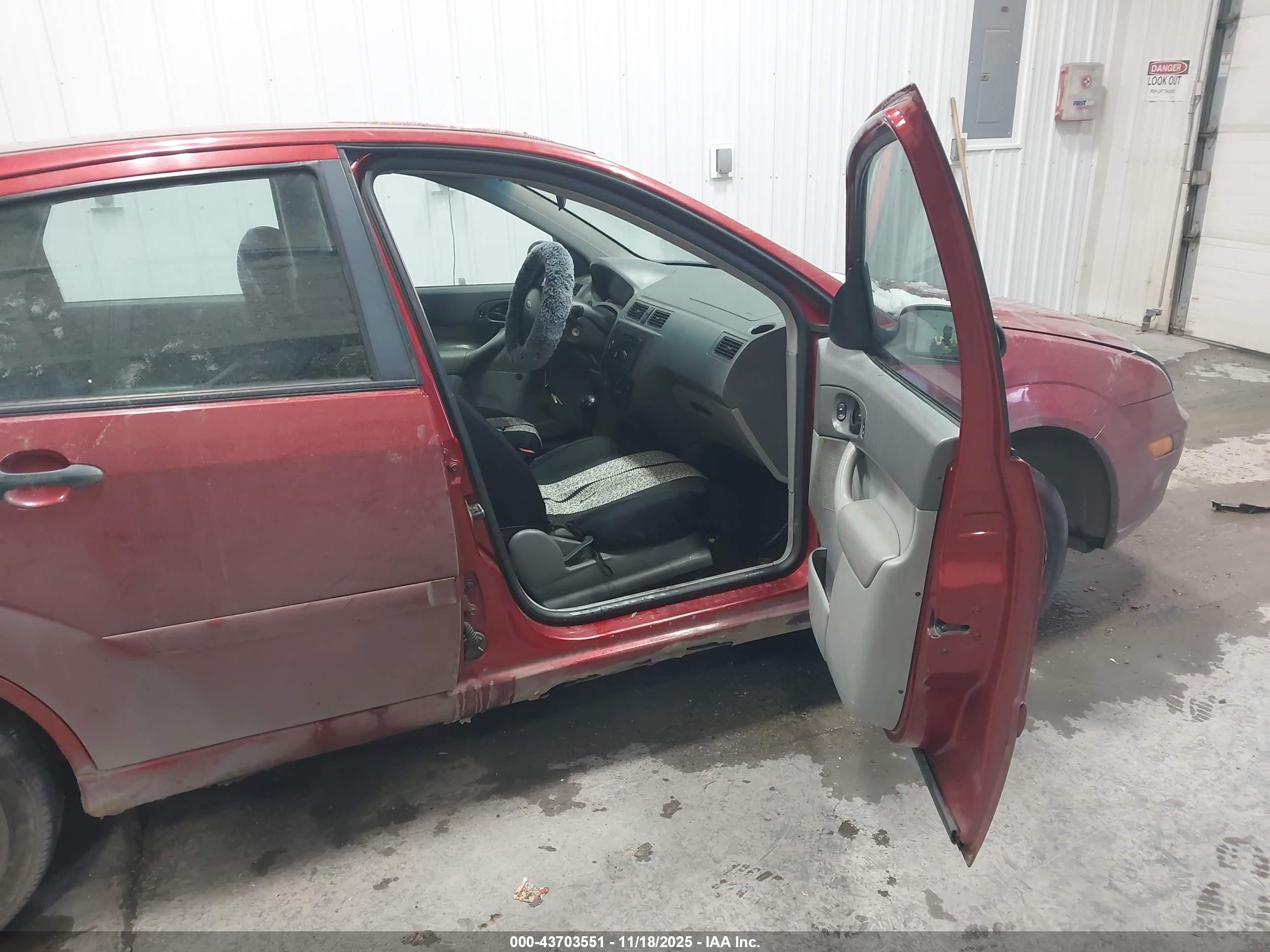 FORD FOCUS image 5