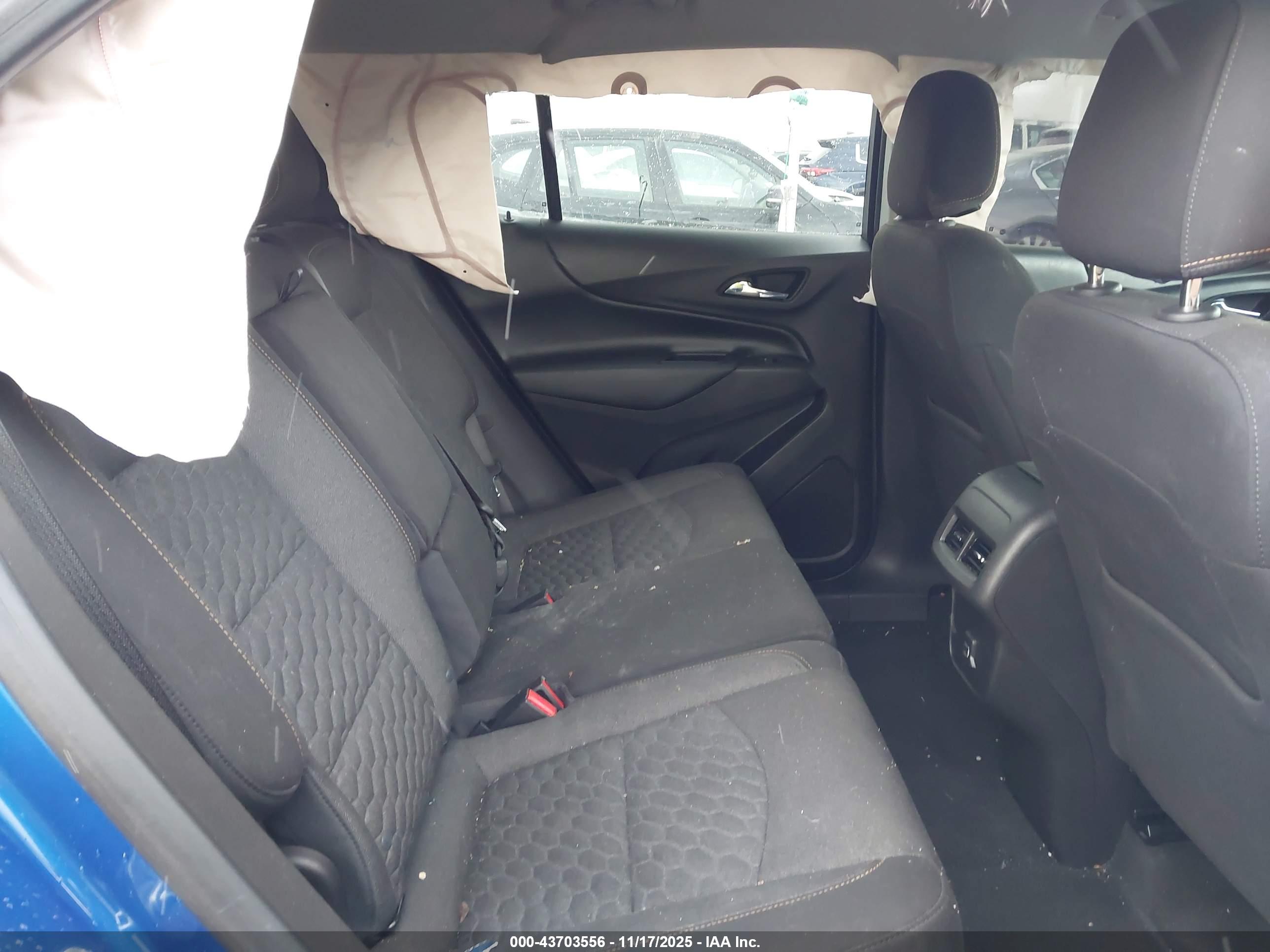 CHEVROLET EQUINOX image 8