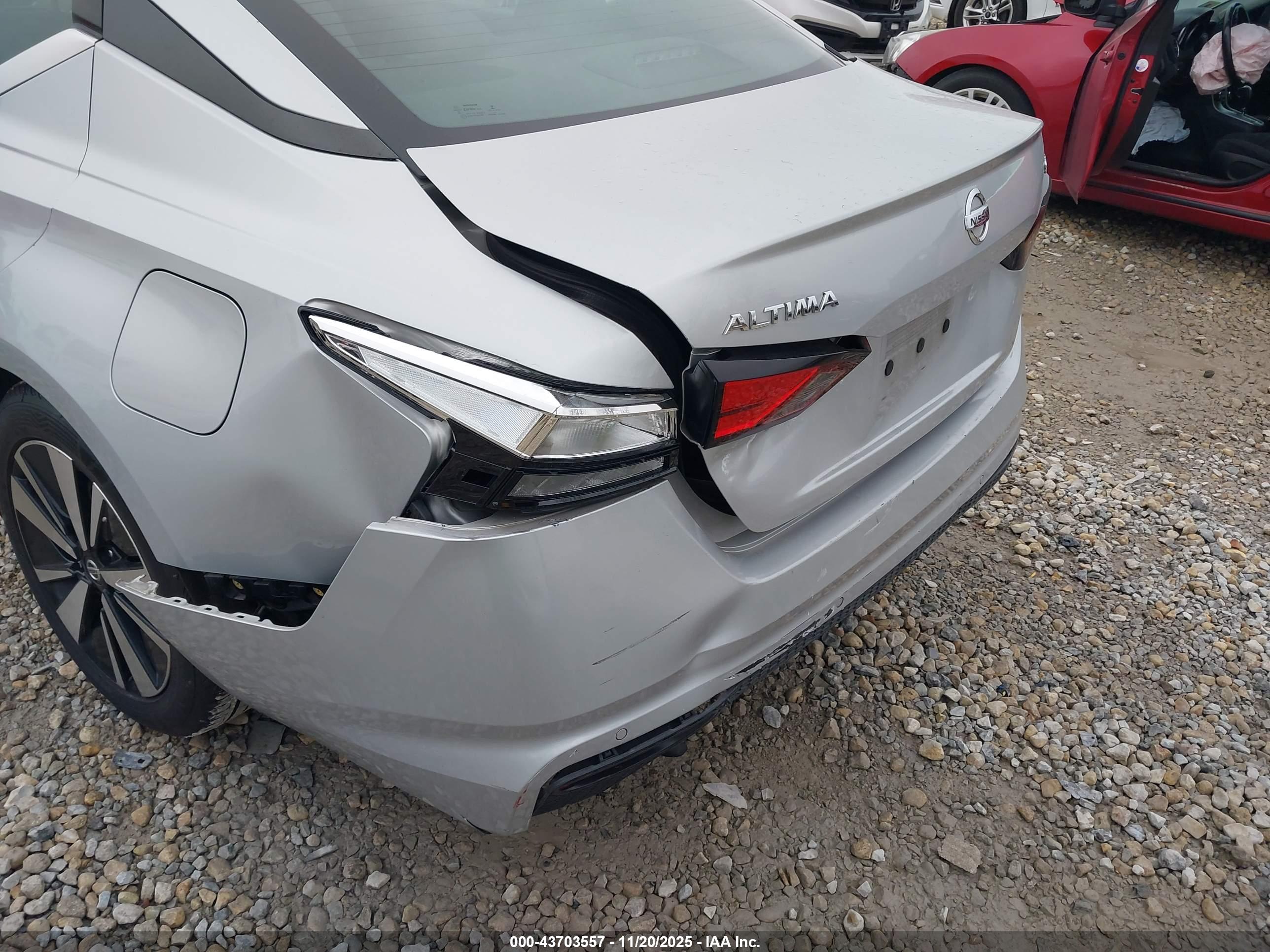 NISSAN ALTIMA image 6