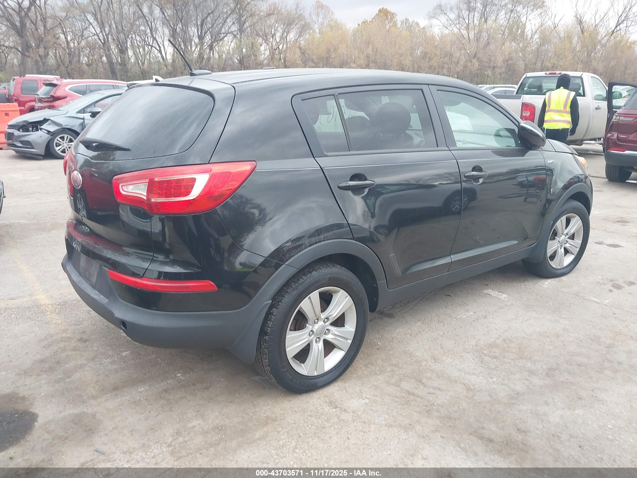 KIA SPORTAGE image 4