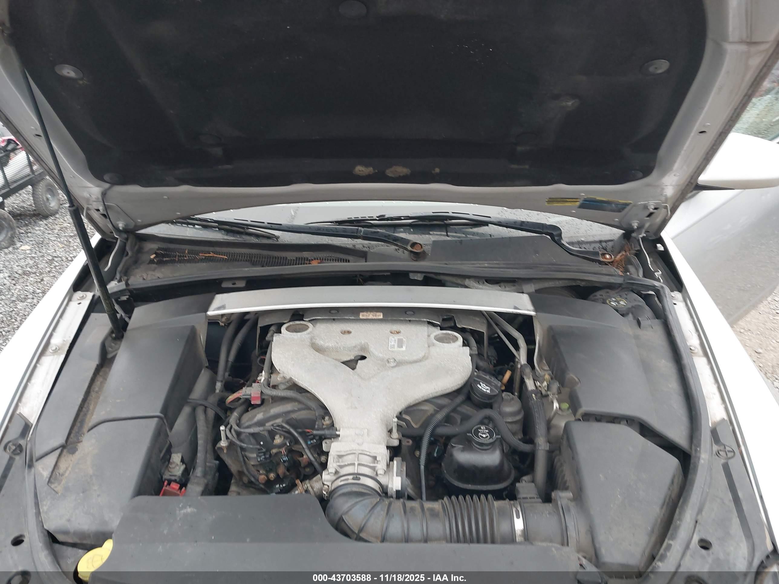 CADILLAC CTS image 10