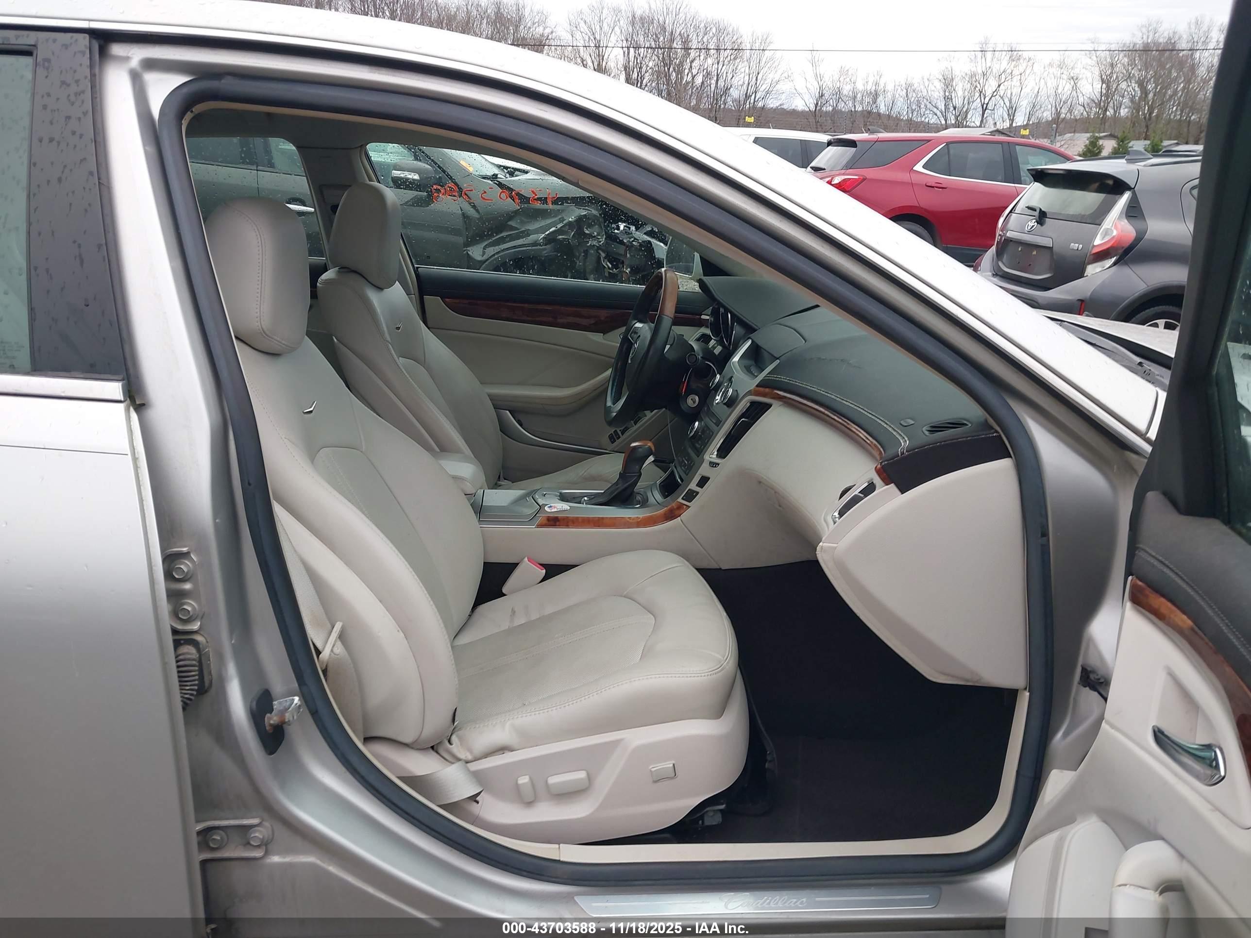 CADILLAC CTS image 5
